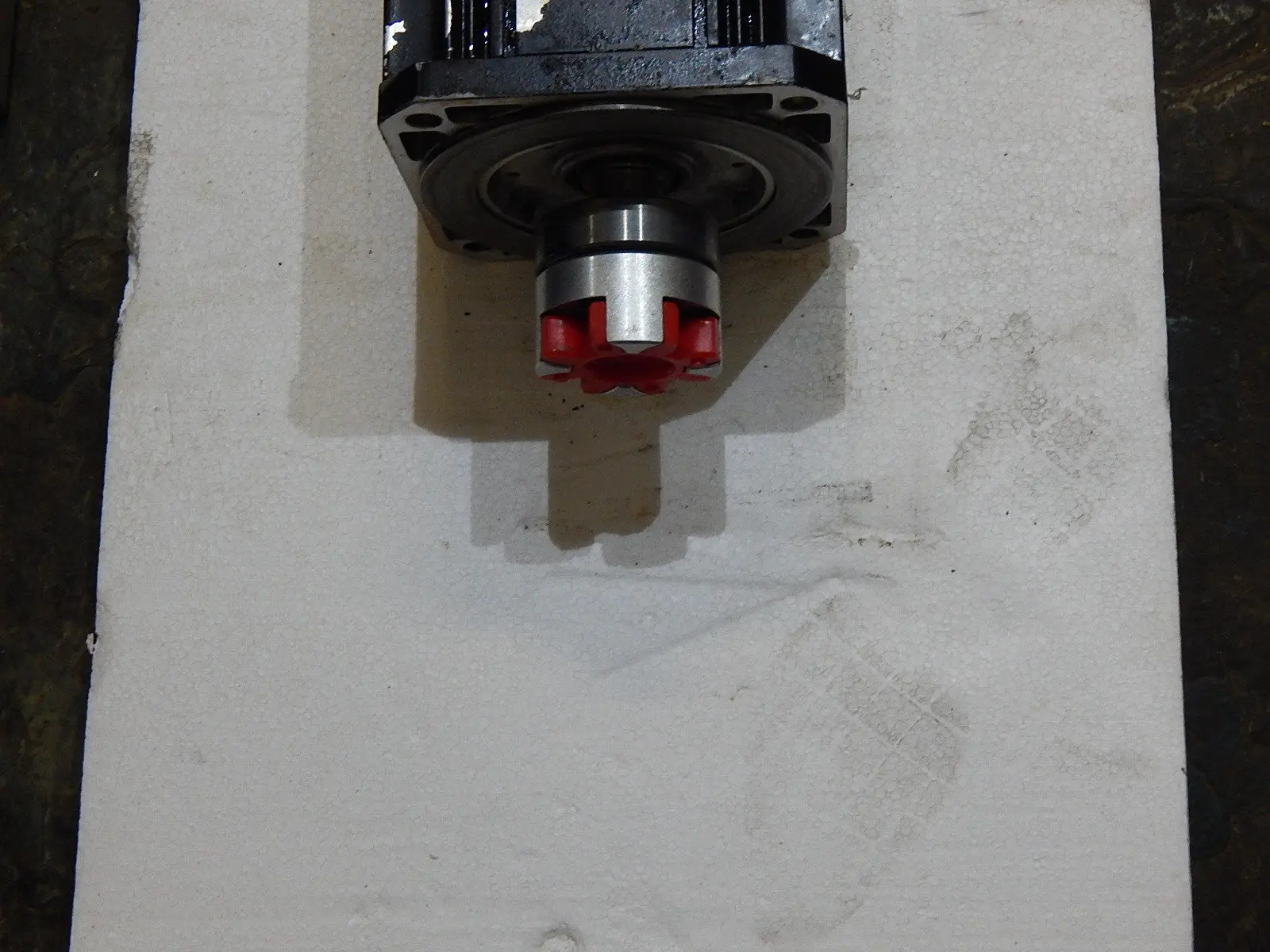 Produktfoto 1 von Indramat  Permanent Magnet Motor  MHD112B-024-PG0-BN Used