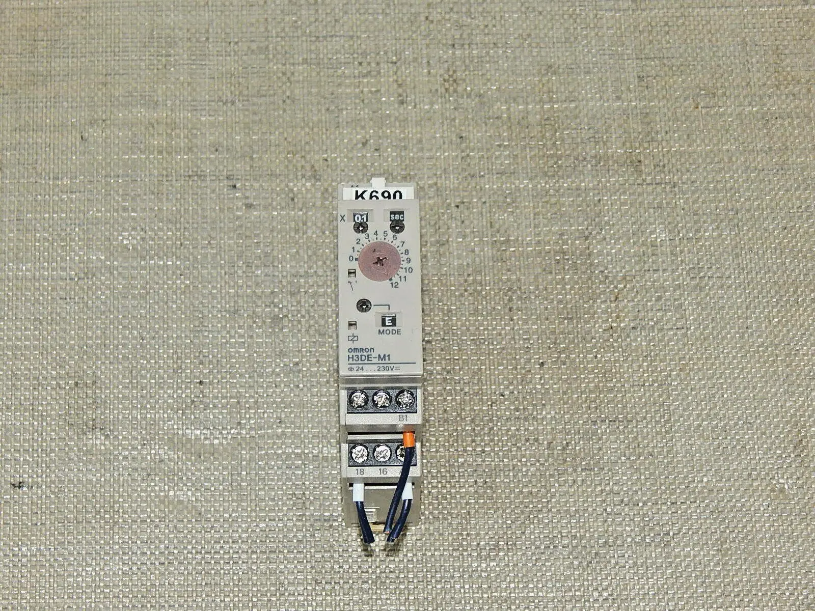 Produktfoto 1 von Omron H3DE-M1 Timer AC/DC24-230 Zeitrelais Used