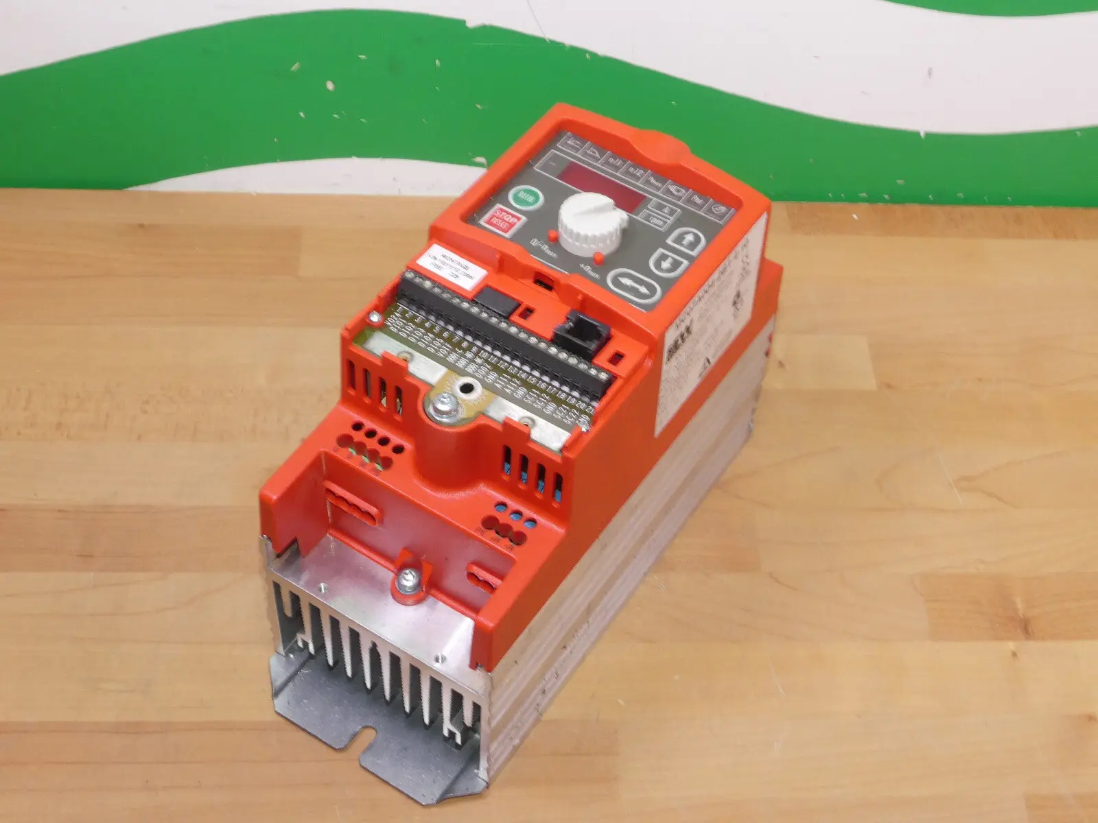 Produktfoto 1 von SEW Eurodrive MOVITRAC MC07A004-2B1-4-10 Frequenzumrichter