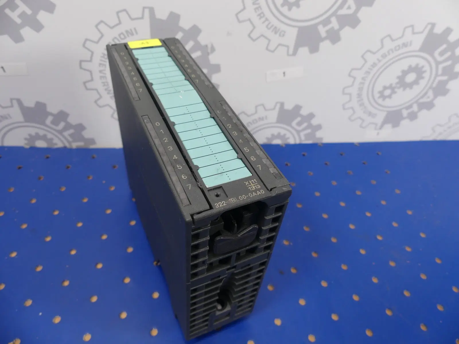 Produktfoto 1 von SIEMENS SIMATIC S7-300 DIGITALOUTPUT  6ES7322-1BL00-0AA0