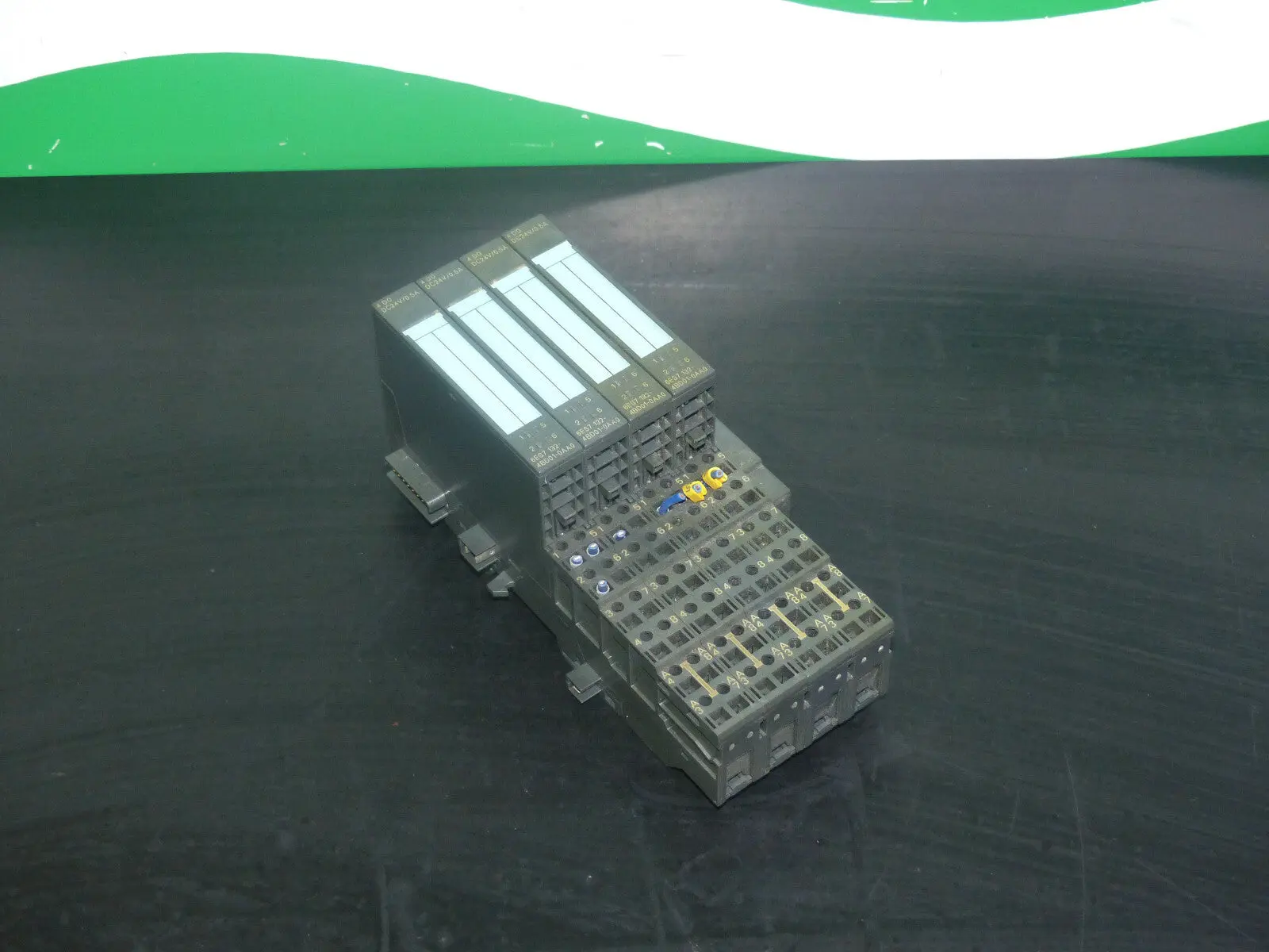 Produktfoto 1 von 4x Siemens 6ES7 132-4BD01-0AA0 // 6ES7132-4BD01-0AA0