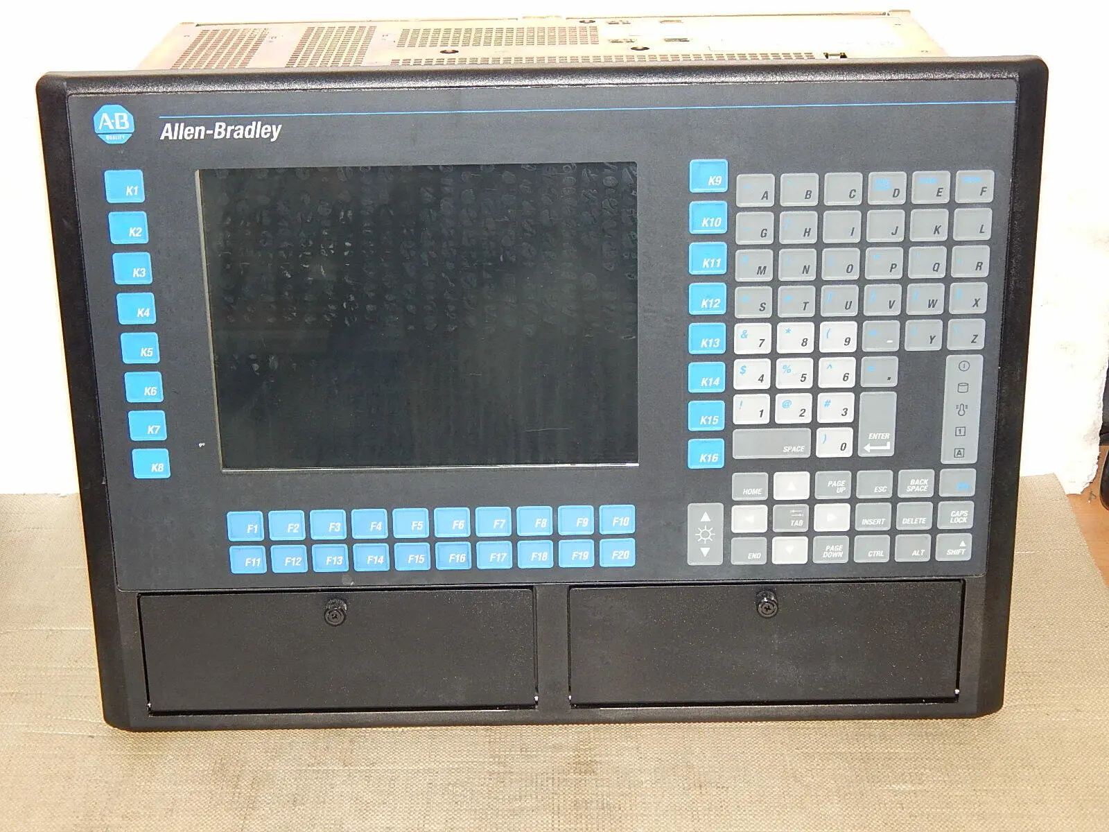 Produktfoto 1 von Allen-Bradley Industrie Computer PC  6180-DHGEFGZBFCZ USED