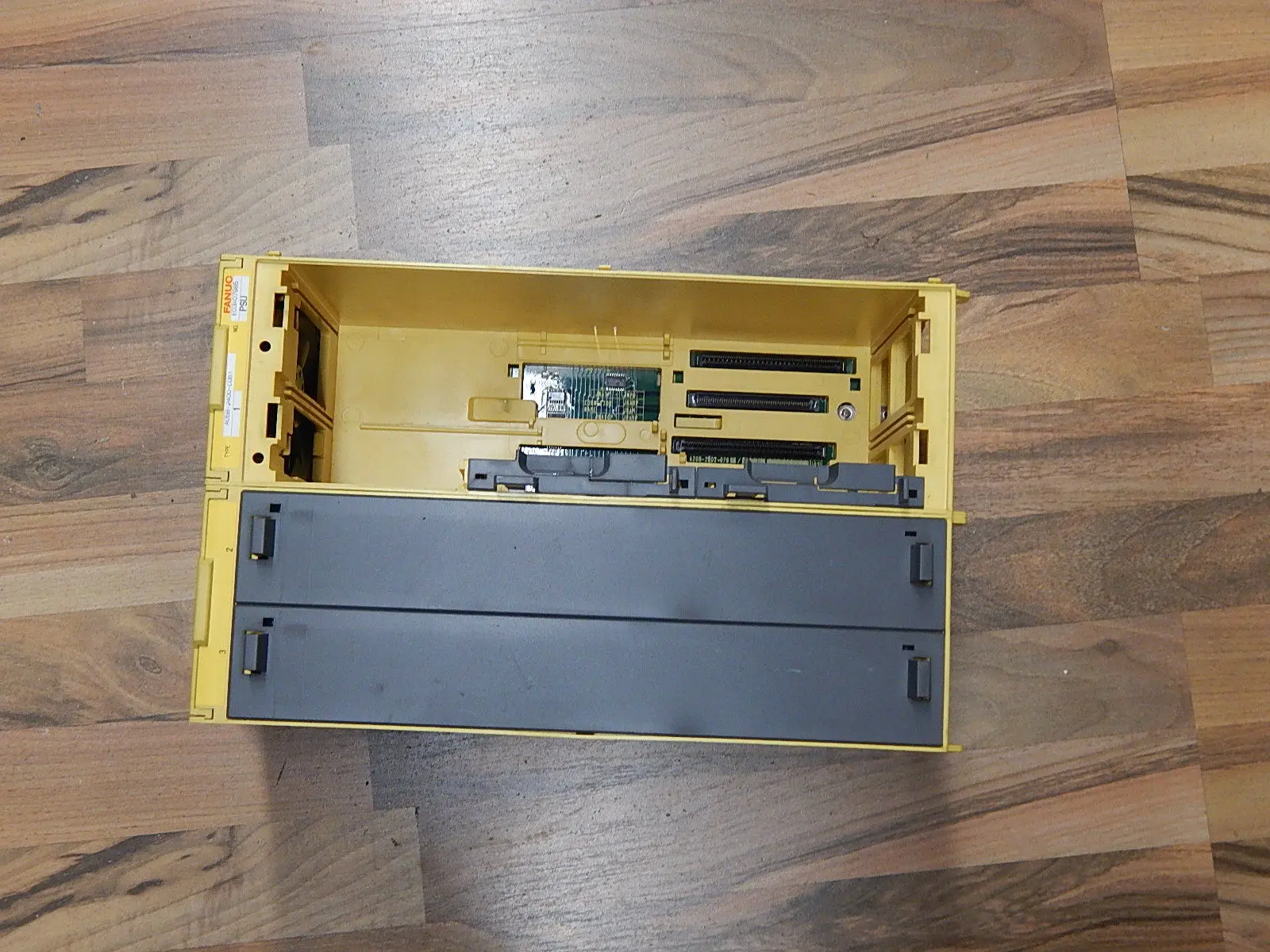 Produktfoto 1 von Fanuc A05B-2400-C061 Rack Backplane  Used