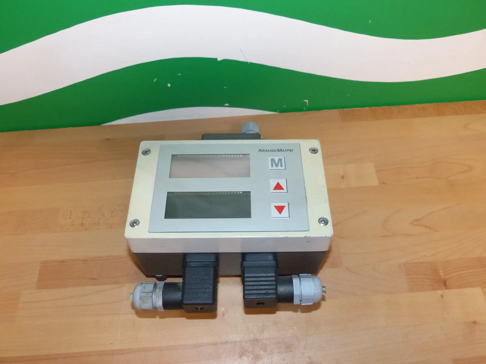Produktfoto 1 von Krauss Maffei  UAD3/420/420/rot/rot Barksdale control products 04/12s .Bilder