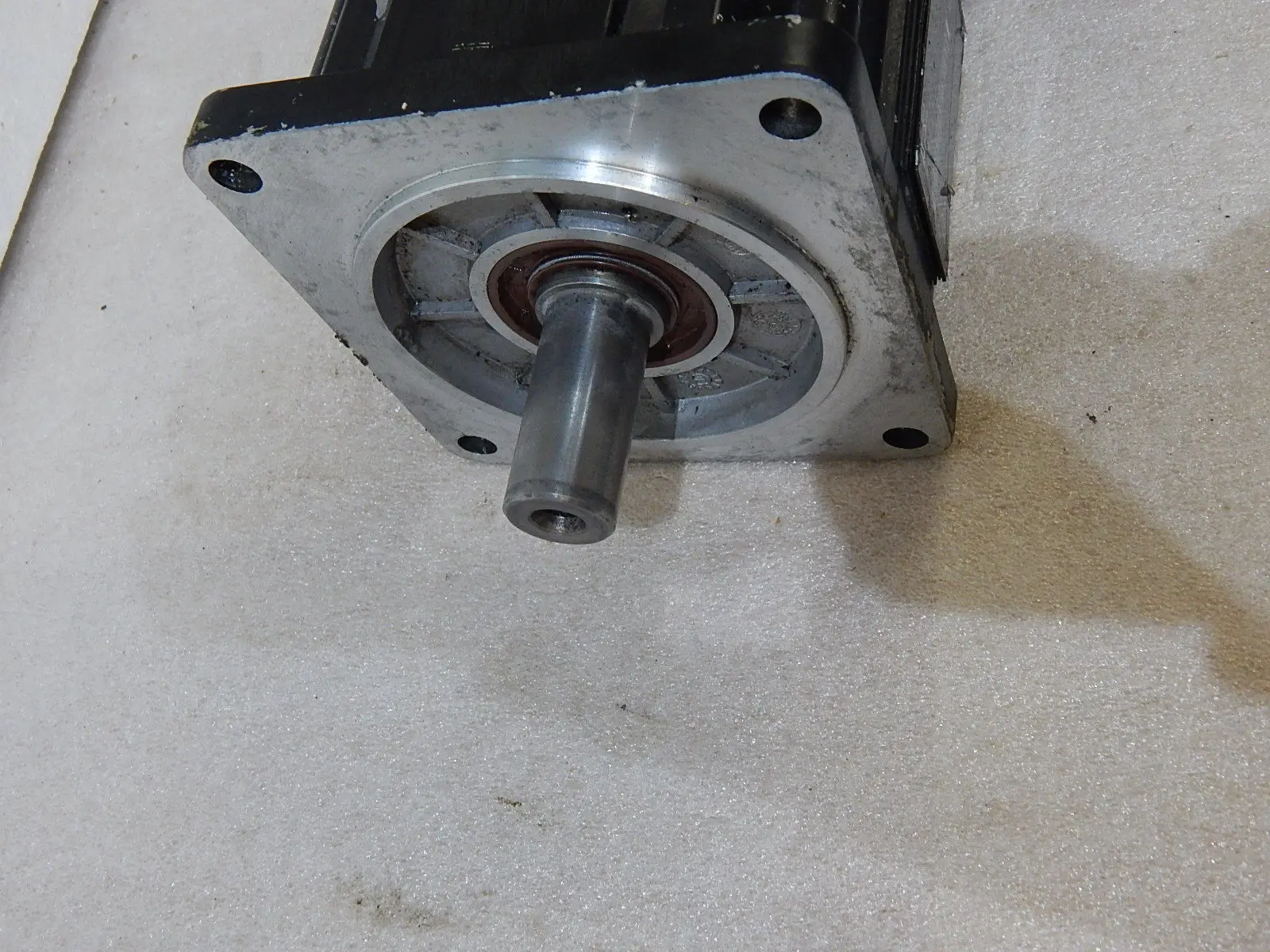 Produktfoto 1 von Rexroth Indramat MKD090B-058-KG0-KN Servomotor Used