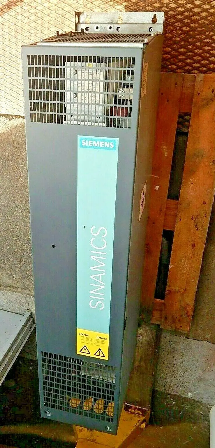 Produktfoto 1 von Siemens  Sinamics Single Motor Module 6SL3320-1TE33-8AA0 used