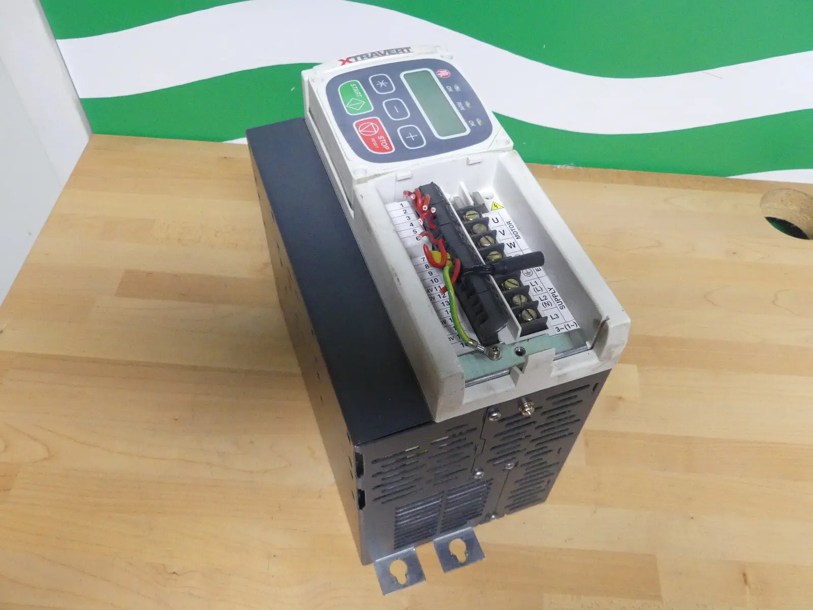 Produktfoto 1 von PDL Electronics LTD XTRAVERT X716