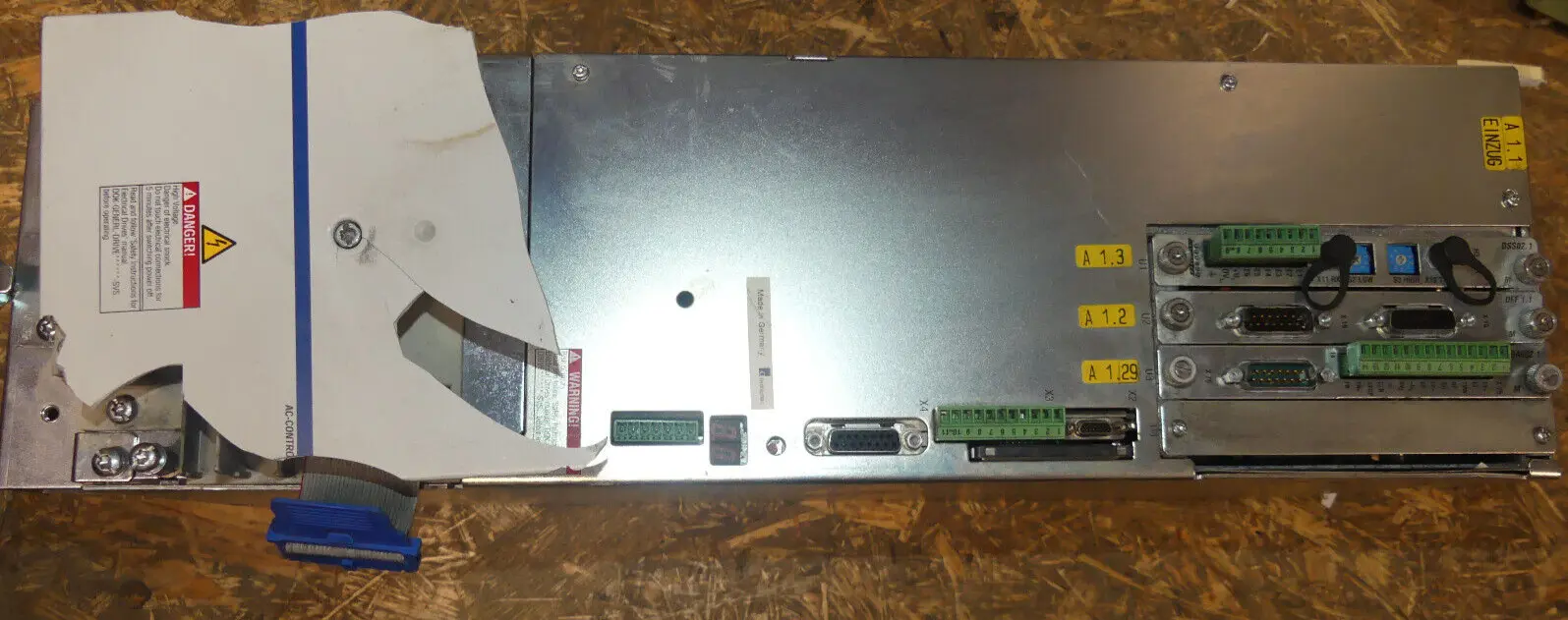 Produktfoto 1 von Rexroth Indramat AC-Controller  HDS04.2-W200N-HS12-01-FW leicht beschädigt