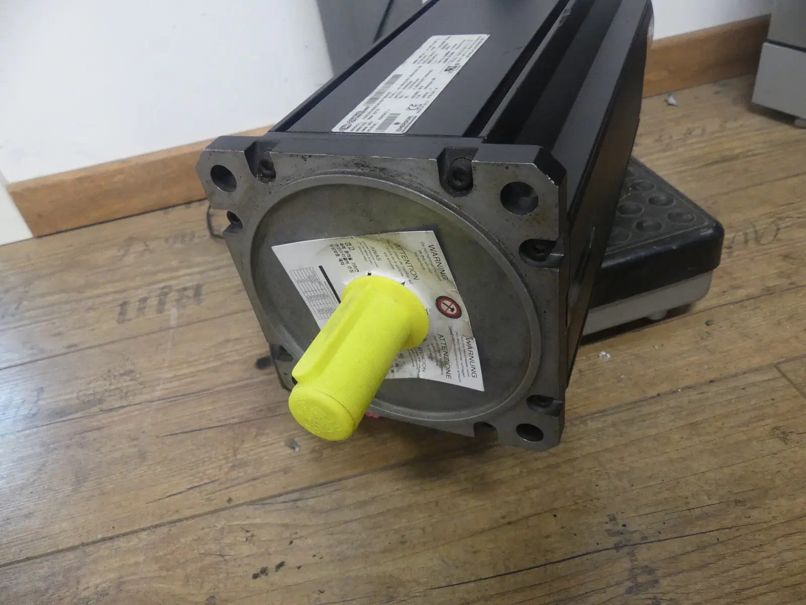 Produktfoto 1 von Control Techniques Brushless AC Servomotor 142U2E200CACAA165240 s.BIlder