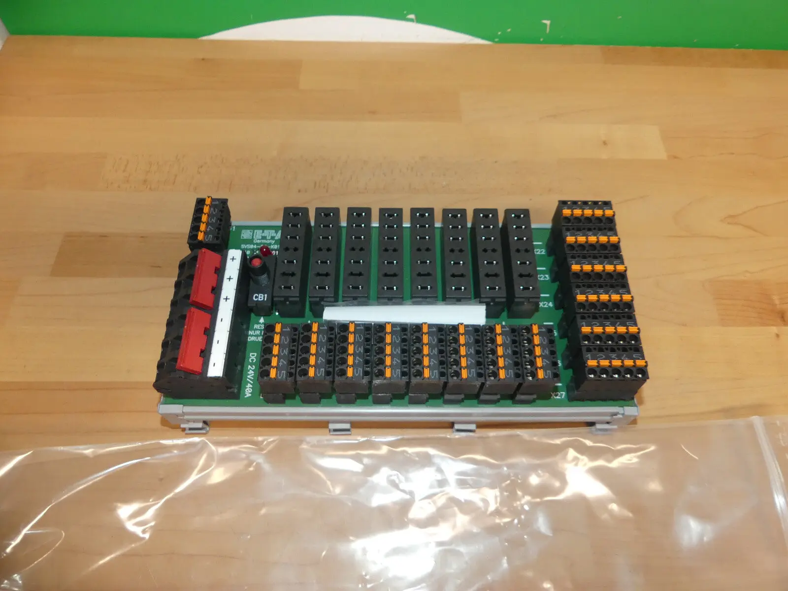 Produktfoto 1 von E-T-A SVS04-08-K01 B10 STROMVERTEILUNGSSYSTEM