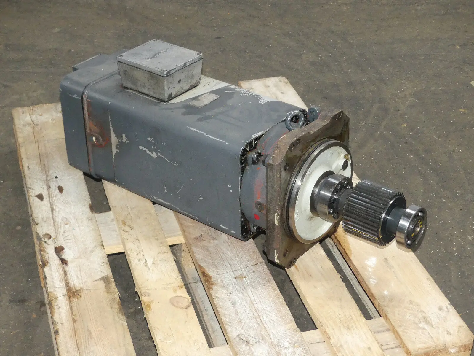 Produktfoto 1 von SIEMENS 1PH6137-4NG46-Z