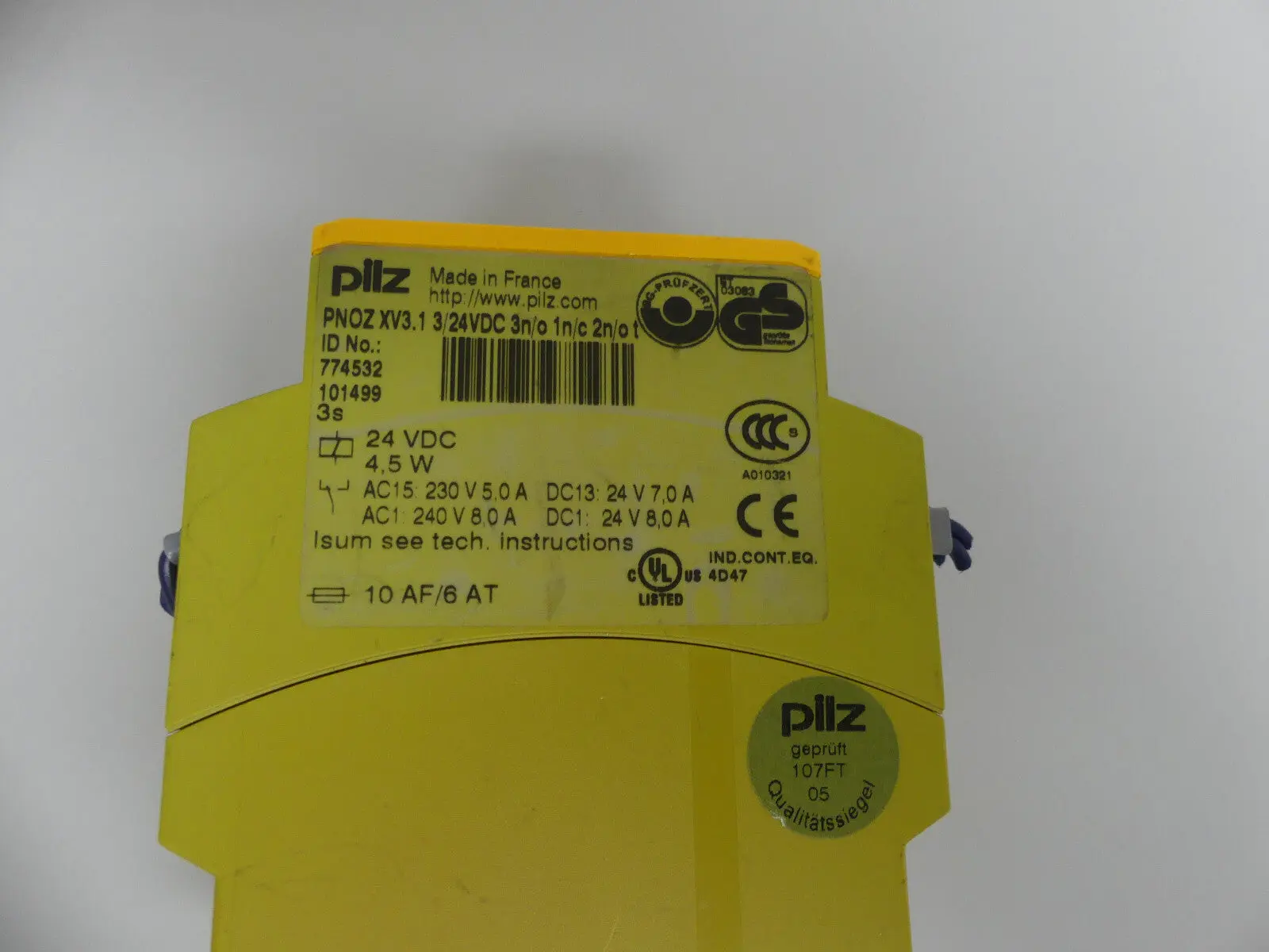 Produktfoto 1 von Pilz PNOZ XV3.1 3/24VDC 3n/o 1n/c 2n/ot ID No.: 774532