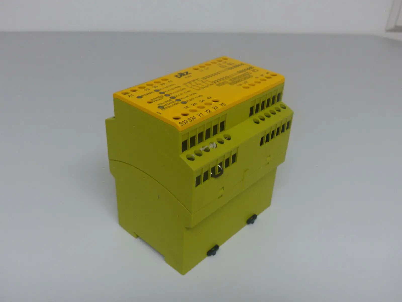 Produktfoto 1 von PILZ PU3Z 24VDC 3n/o 1n/c 6so Sicherheit Relais