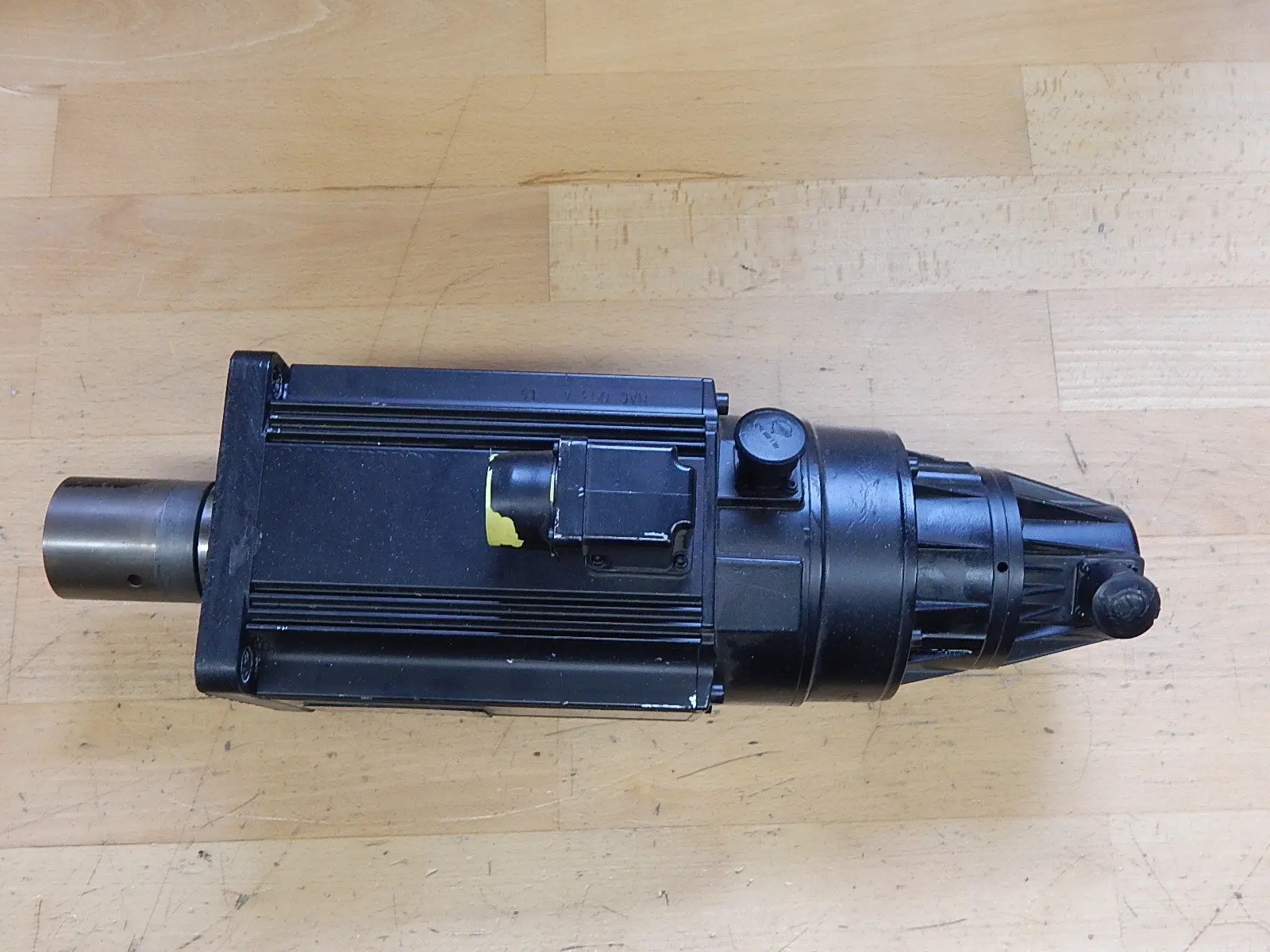 Produktfoto 1 von Rexroth Indramat MAC093A-0-LS-4-C/110-A-1/WI524 LV Permanent-Magnet-Motor// Used