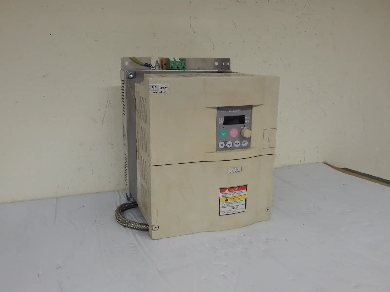 Produktfoto 1 von Toshiba FORM VFS7-4022PY-EU Frequenzumrichter Inverter 4, kVA Used