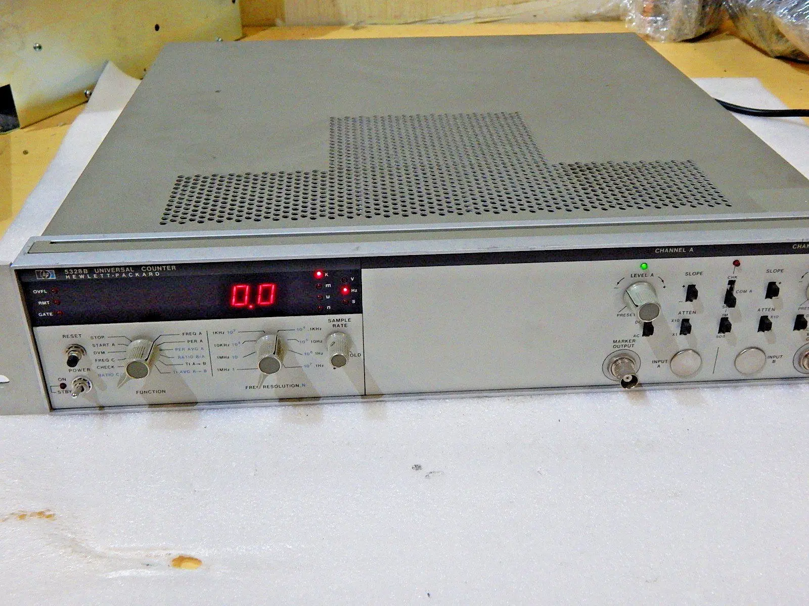Produktfoto 1 von Hewlett Packard - HP 5328B Universal Counter Zähler Messgerät Used