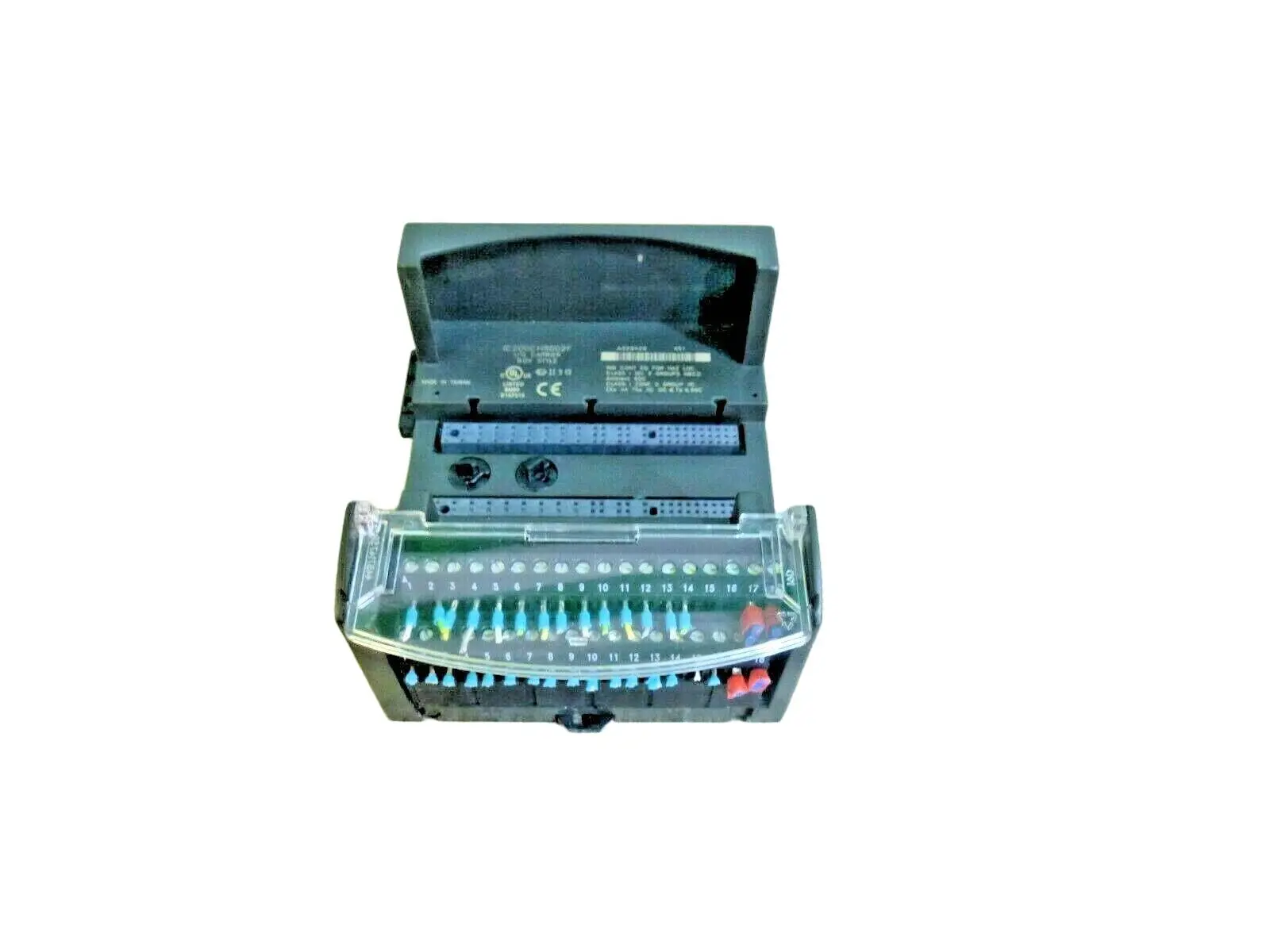 Produktfoto 1 von GE Fanuc IC200CHS002F I/O Carrier Box Style