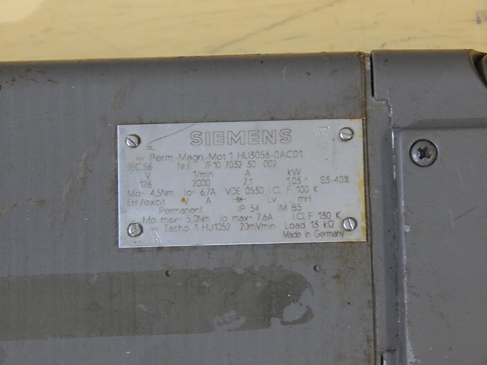Produktfoto 1 von SIEMENS Permanent-Magnet-Motor  1HU3056-0AC01 Used