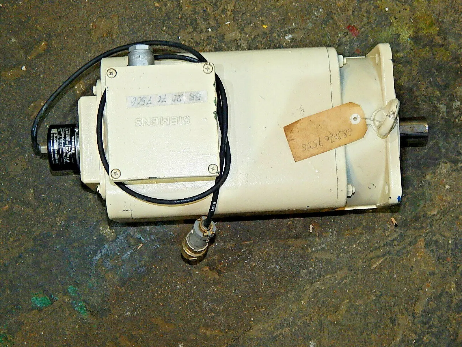 Produktfoto 1 von Siemens Servomotor 1FT5102-0AC01-Z  mit Siemens Drehgeber Used siehe Bilder
