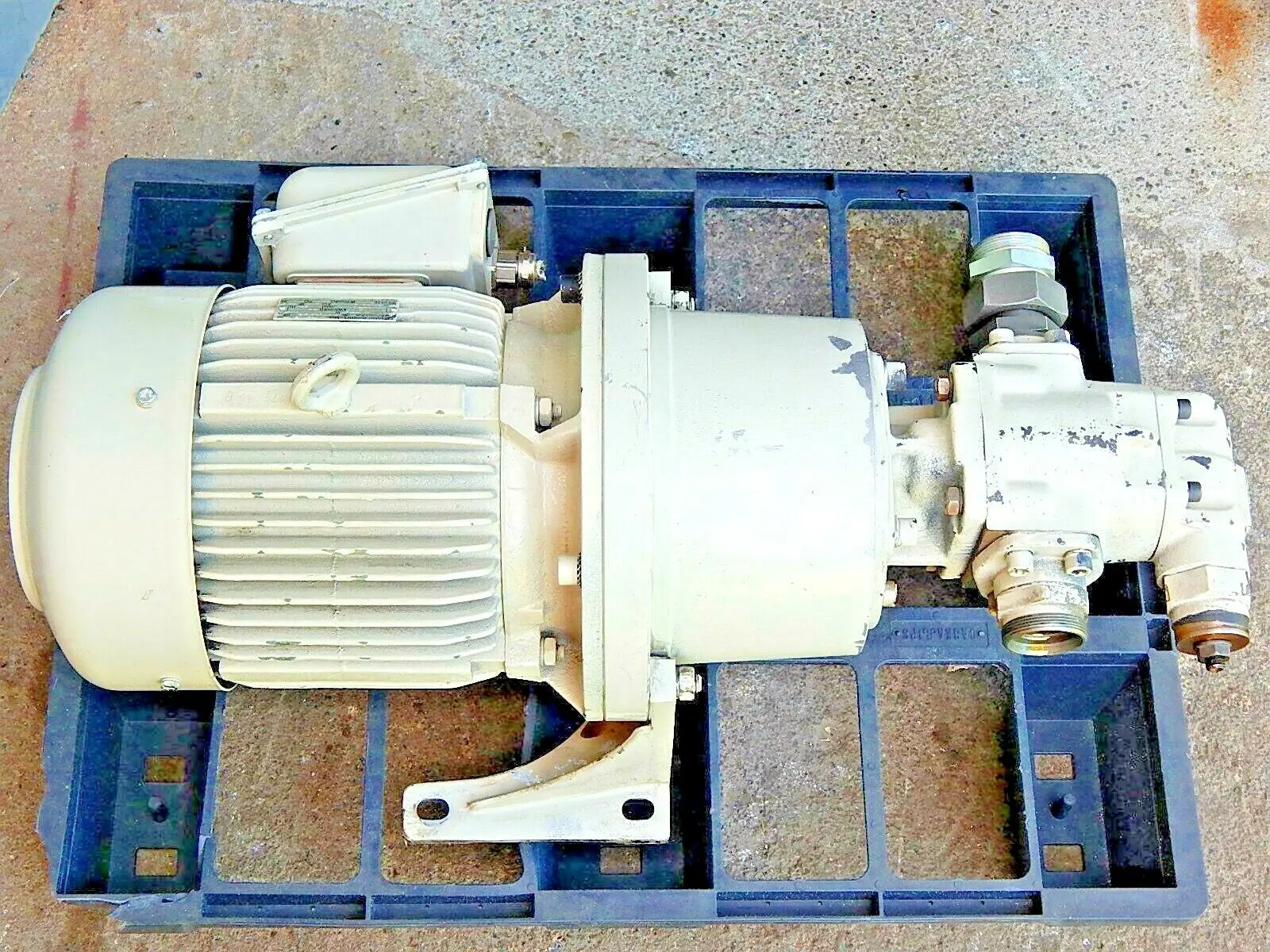 Produktfoto 1 von KRACHT DK F 8A 16 Zahnradpumpe Pumpe DKF8A16 Used