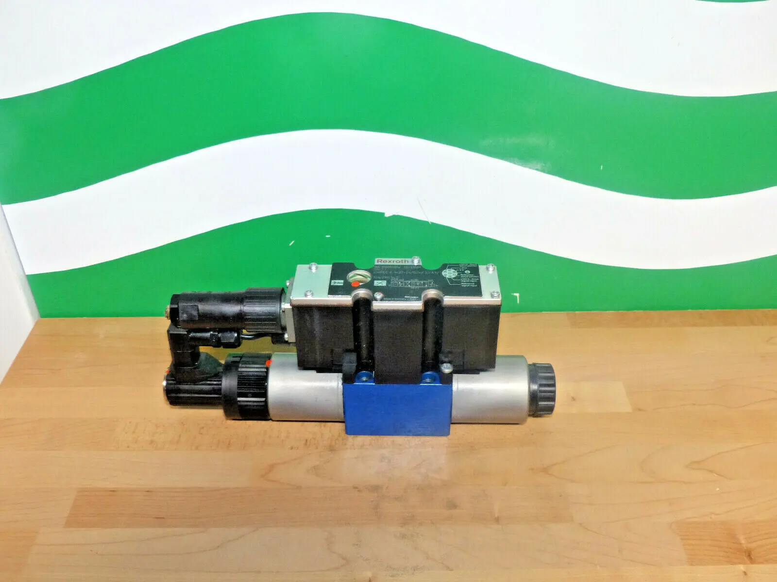 Produktfoto 1 von REXROTH MNR: R900911004 / 4WREE 6 W32-24/G24K31/A1V s.Bilder