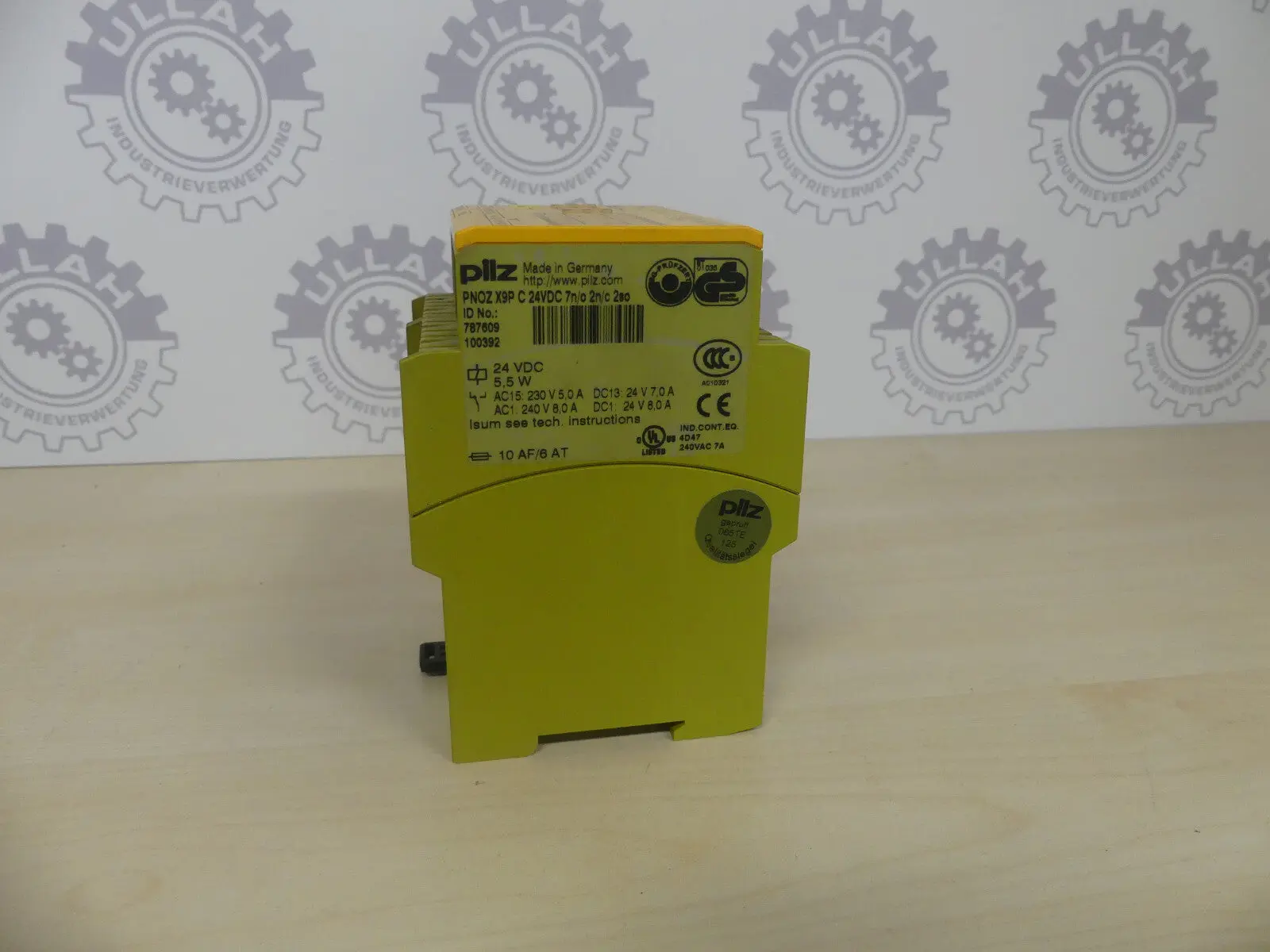 Produktfoto 1 von pilz PNOZ X9P C 24VDC 7n/o 2n/c 2so Sicherheitsschaltgerät 787609