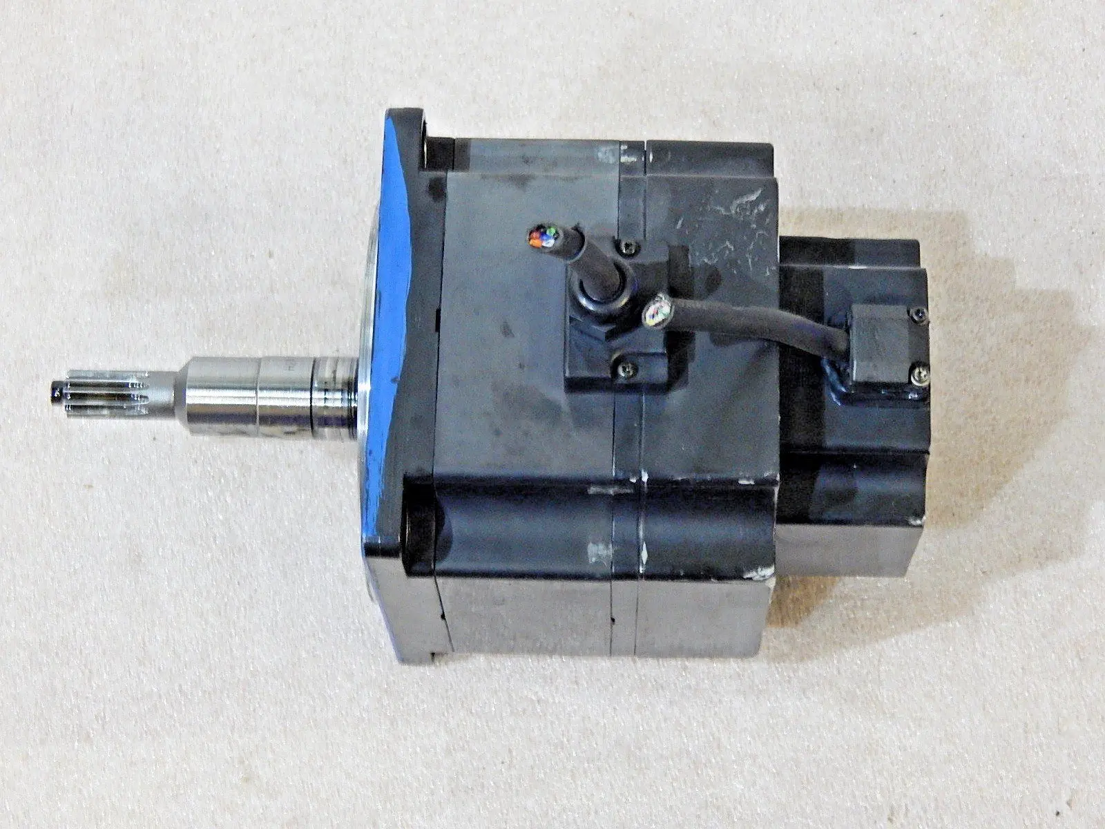 Produktfoto 1 von Yaskawa SGMP-08AWYR33 AC Servo Motor 200V 750W 3000RPM Used