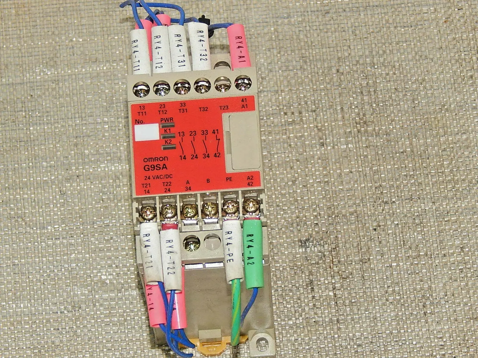 Produktfoto 1 von Omron G9SA-301 Sicherheitsrelais Used