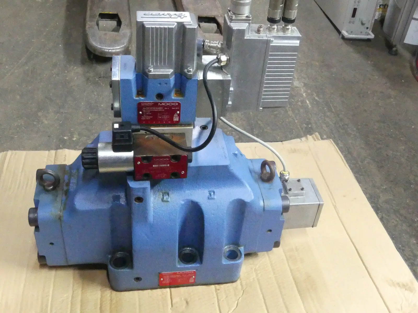 Produktfoto 1 von MOOG D675-0018-0001 / P15HXDW6SE92-KEK1A2 / D675P0018-0001 / G15HOWO4NE92-KEQ1A2