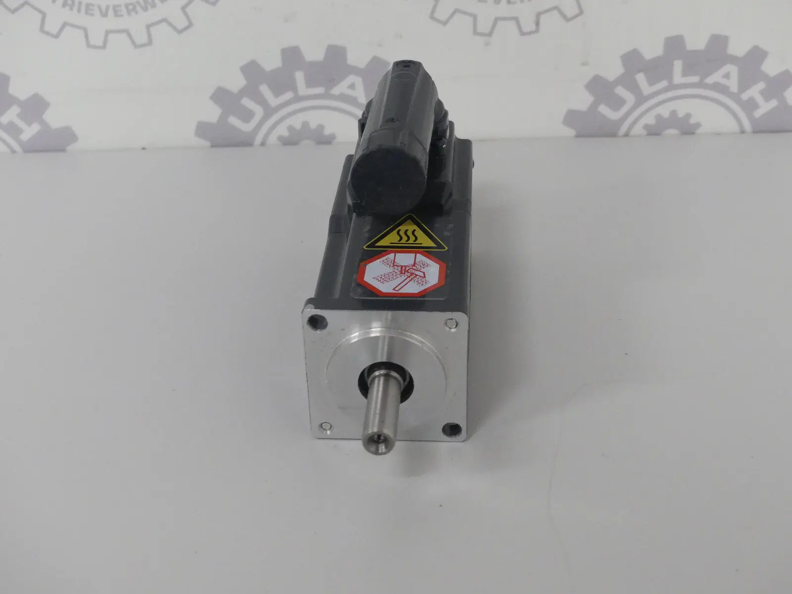 Produktfoto 1 von Beckhoff AM8111-0F20-0000
