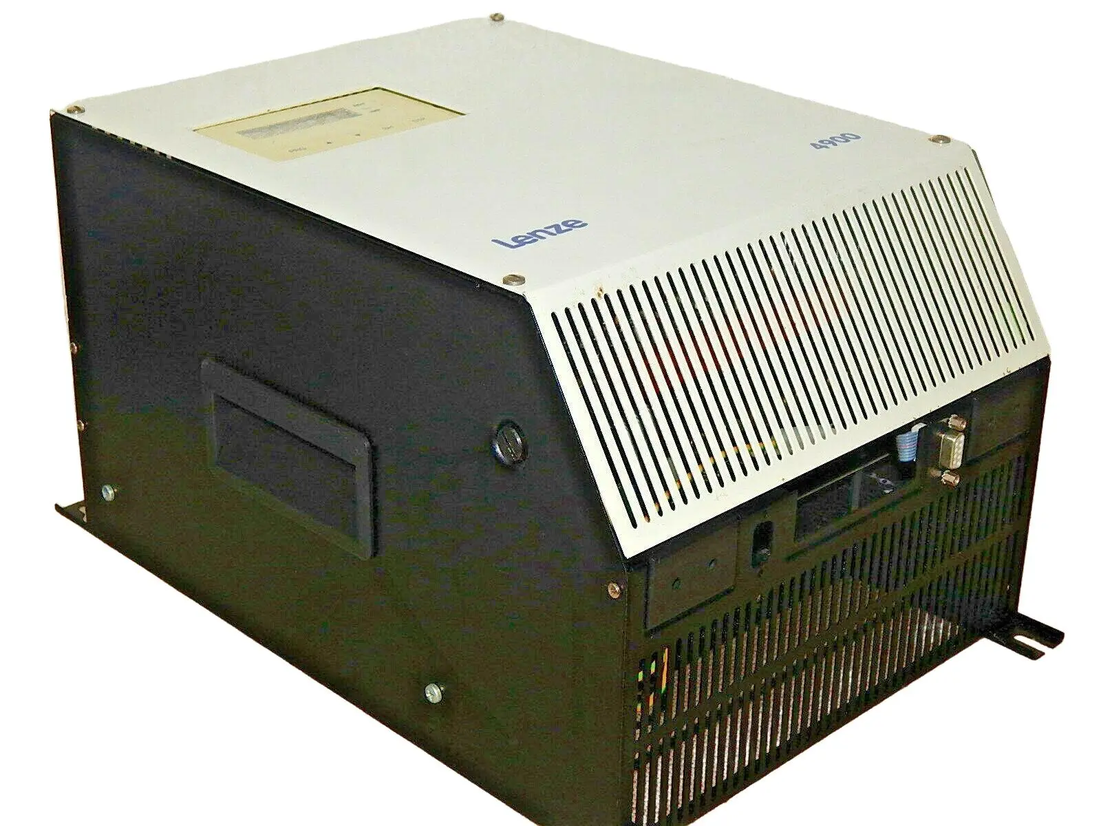 Produktfoto 1 von Lenze 4900 Stromrichter Typ: 4902_ E .1B.22