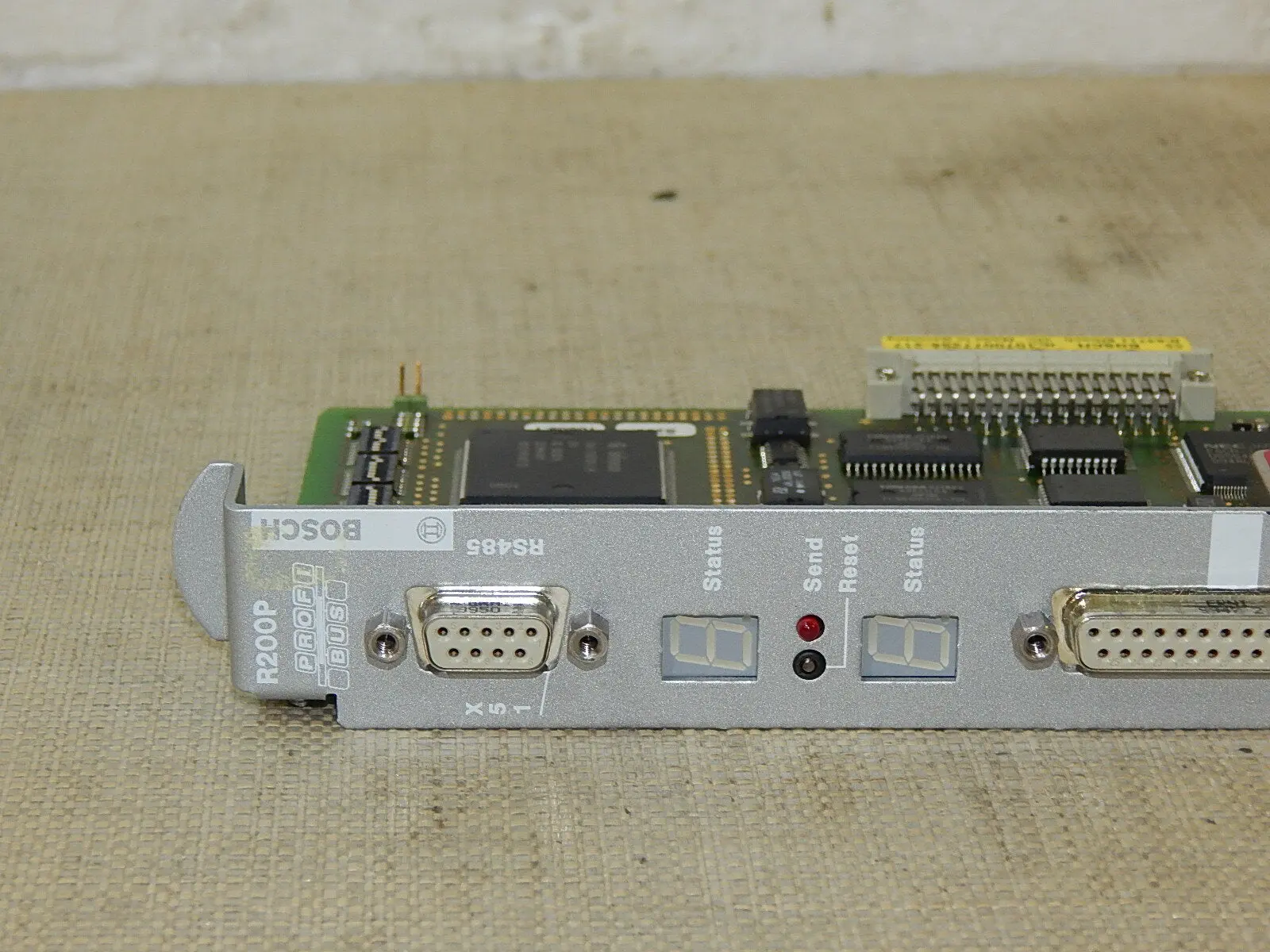Produktfoto 1 von Bosch R00P  Profi-Bus R200P 1070077285-217 E:4