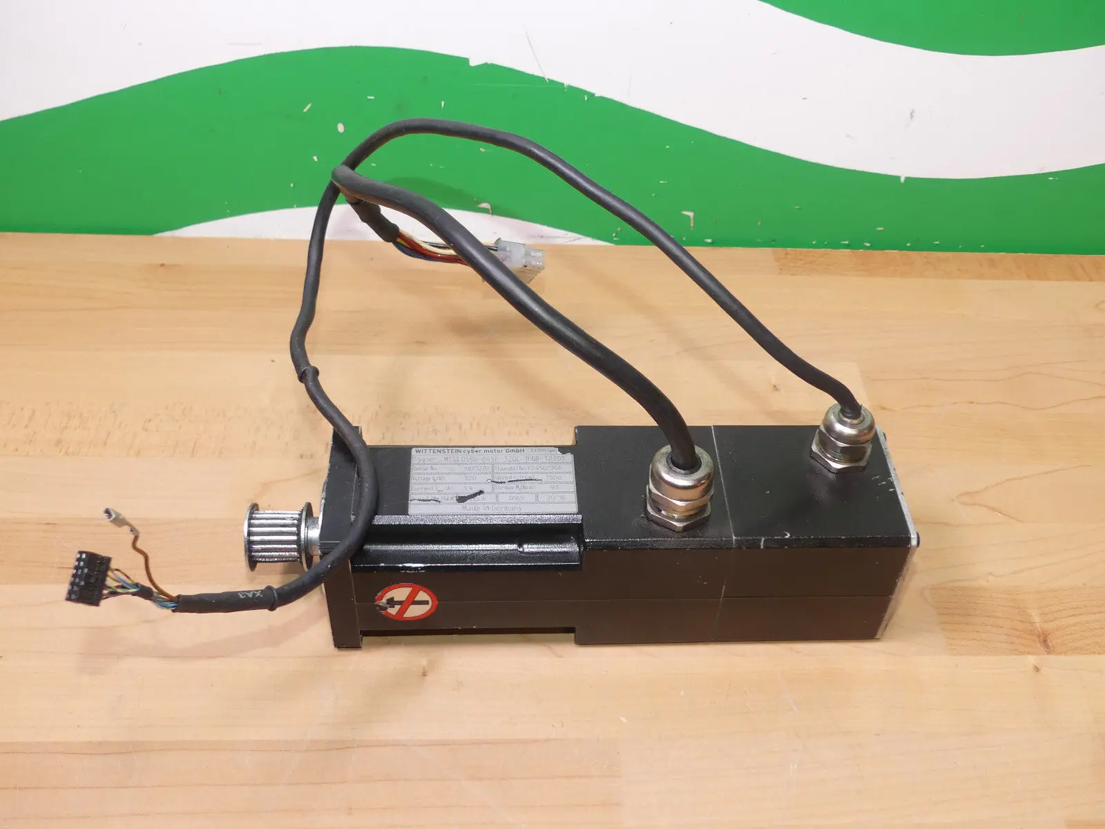 Produktfoto 1 von WITTENSTEIN Cyber motor 320V, 7500RPM / MSSI 055G-045E-320C-1FNB-T2701 s.Bilder