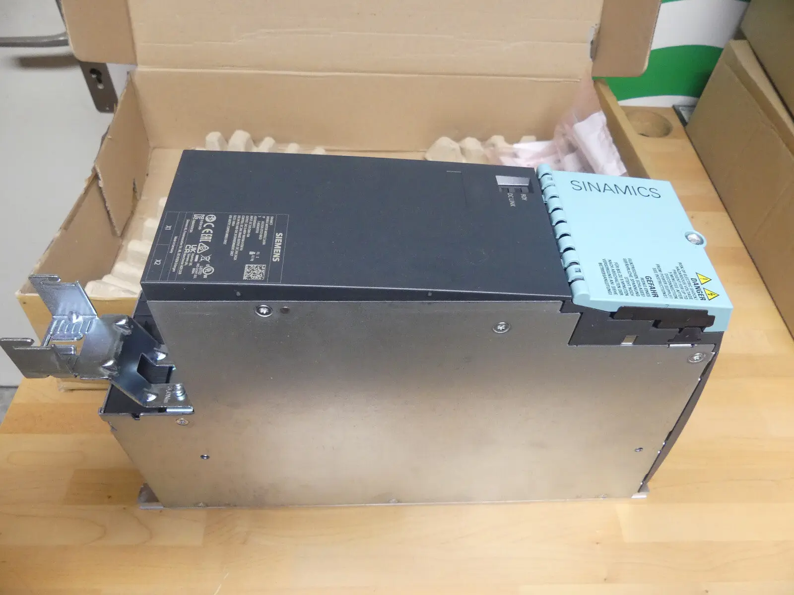 Produktfoto 1 von Siemens Sinamics 6SL3120-2TE21-8AC0 s.Bilder