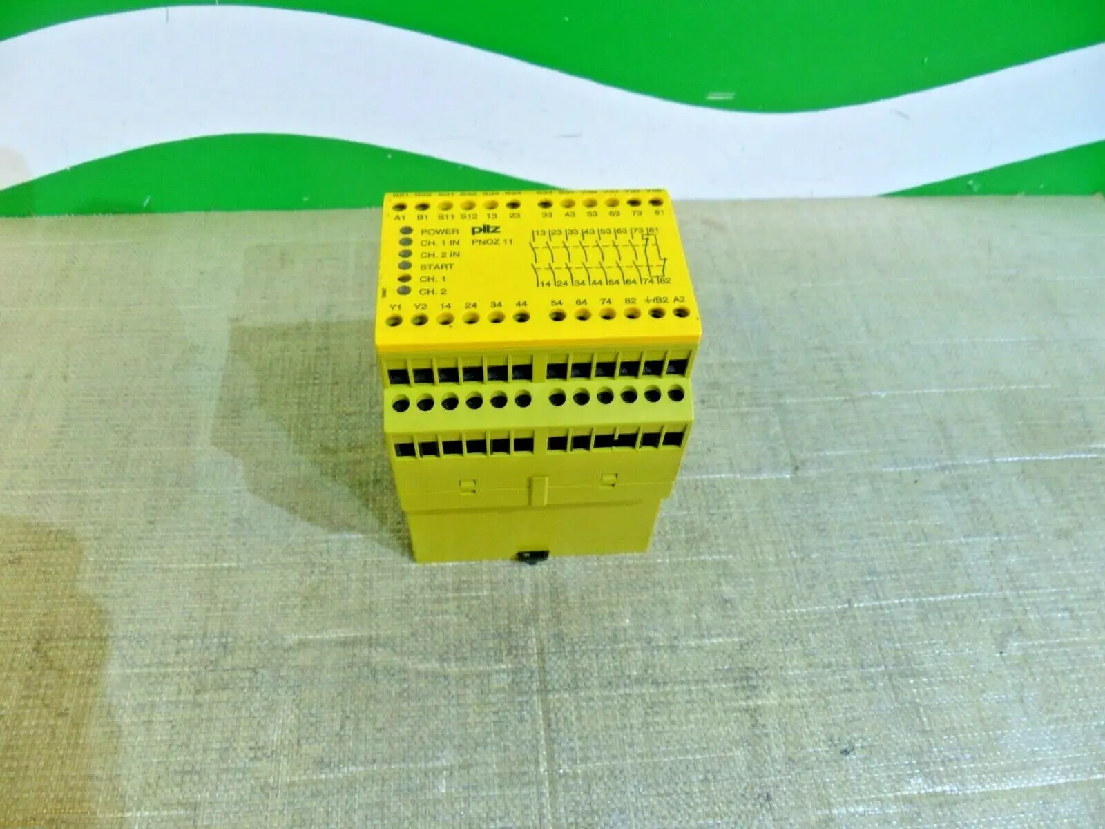 Produktfoto 1 von Pilz PNOZ11 230VAC/24VDC 7S10