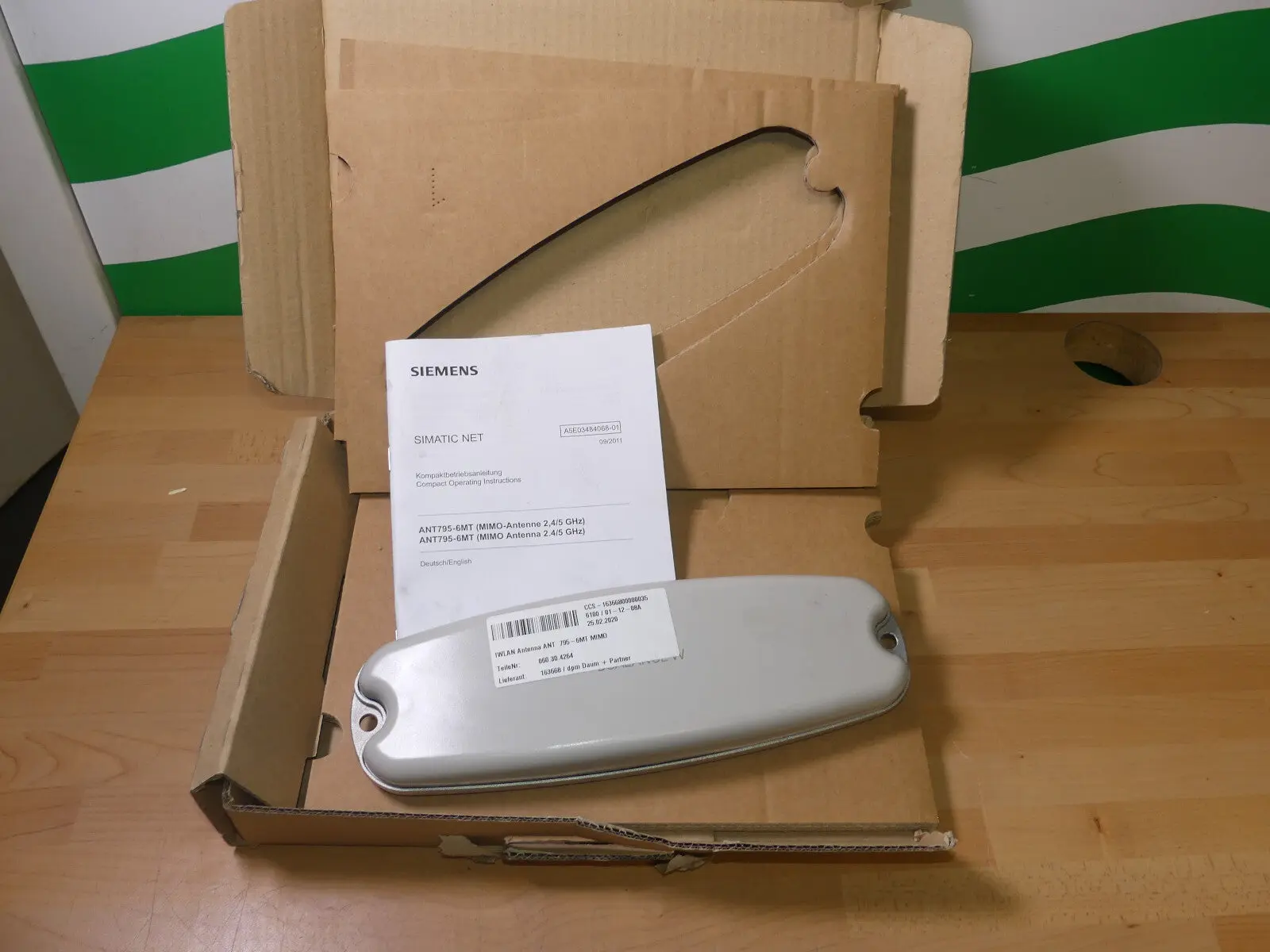 Produktfoto 1 von Siemens Simatic Net 6GK5795-6MT00-0AA0 IWLAN Antenne 795-6MT