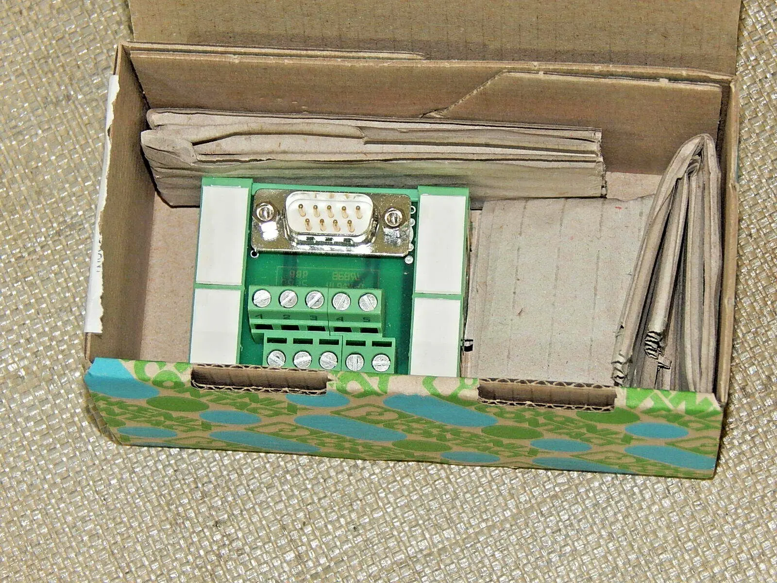 Produktfoto 1 von Phoenix Contact um 45-D 9SUB/S Buchse  Schnittstelle Module P/n: 2962777 New