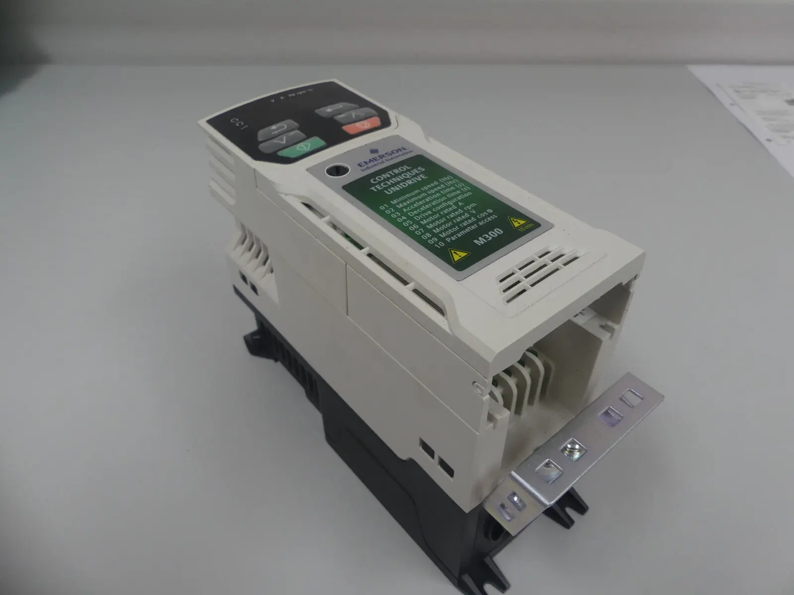 Produktfoto 1 von Emerson Unidrive 1,5 KW M300-024 00042 A101 00 AB100