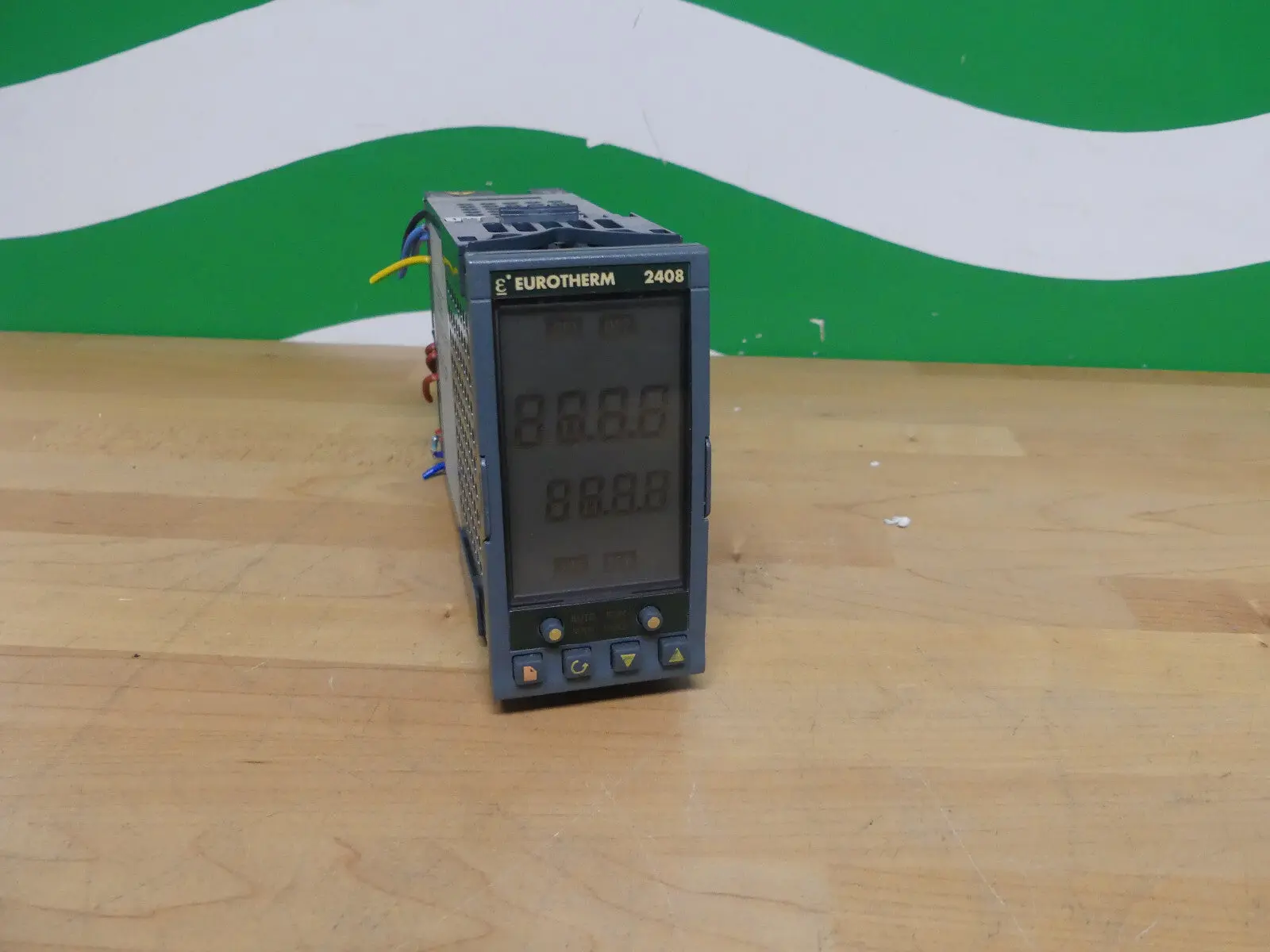 Produktfoto 1 von eurotherm 2408/cc/vh/h7/xx/v5/fh/xx/xx/ger/