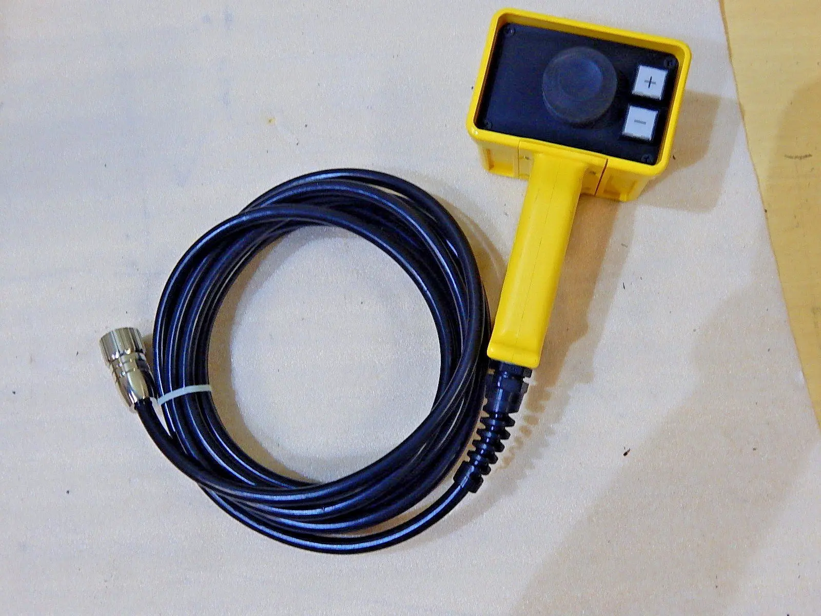 Produktfoto 1 von Euchner Zustimmtaster ZSB077029  ID-Nr.77029 Neuwertig