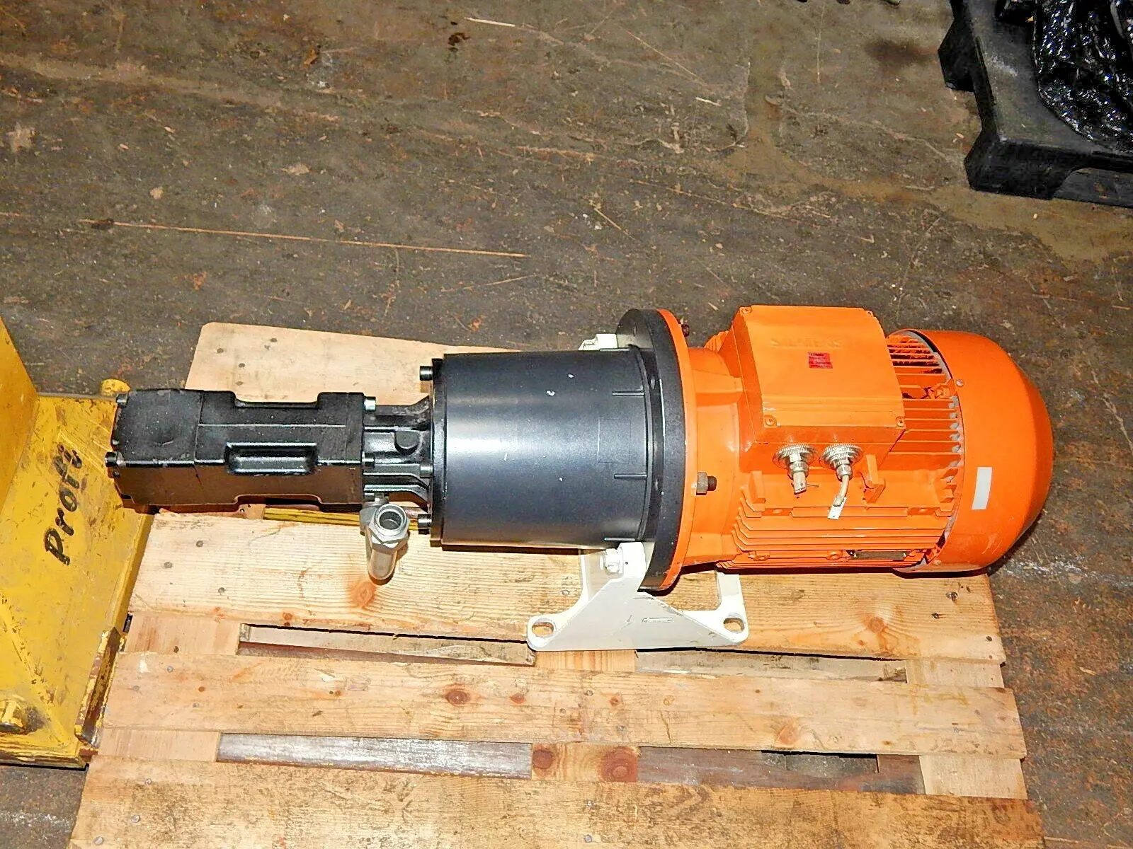 Produktfoto 1 von Brinkmann pumps Schraubenspindel pumpe Hochdruckpumpe FFS 364  mit Motor 15KW