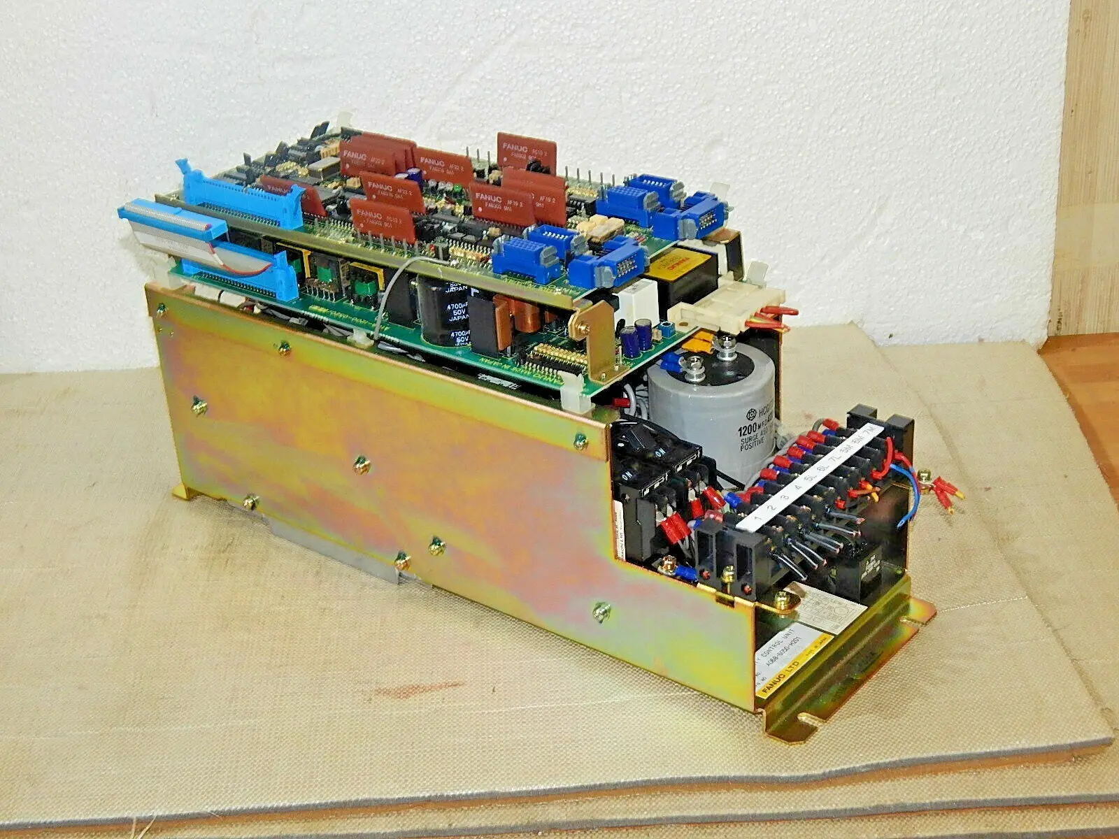Produktfoto 1 von Fanuc Control Board A20B-1001-0470/05A // A16B-1200-05250 // A06B-H201 /06A used