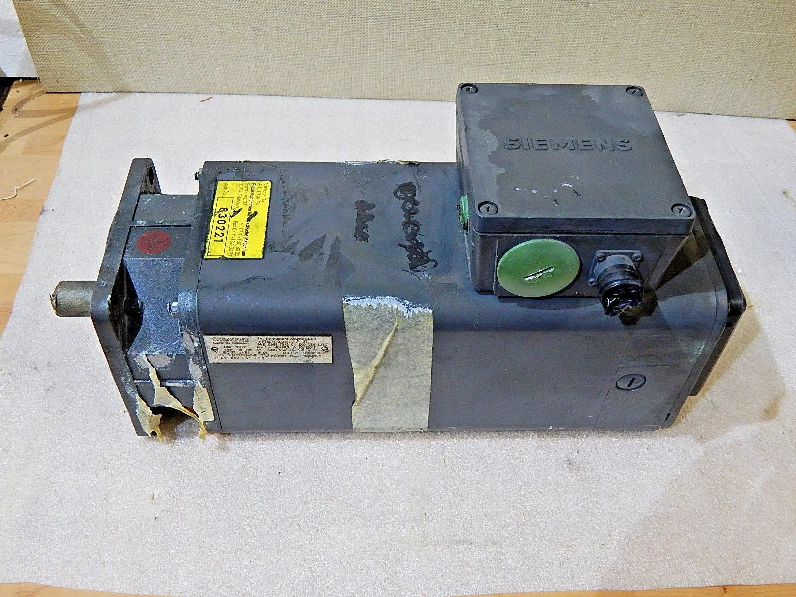 Produktfoto 1 von Siemens 1FT5076-0AF01-2-Z 3~ Permanent-Magnet-Motor  Used