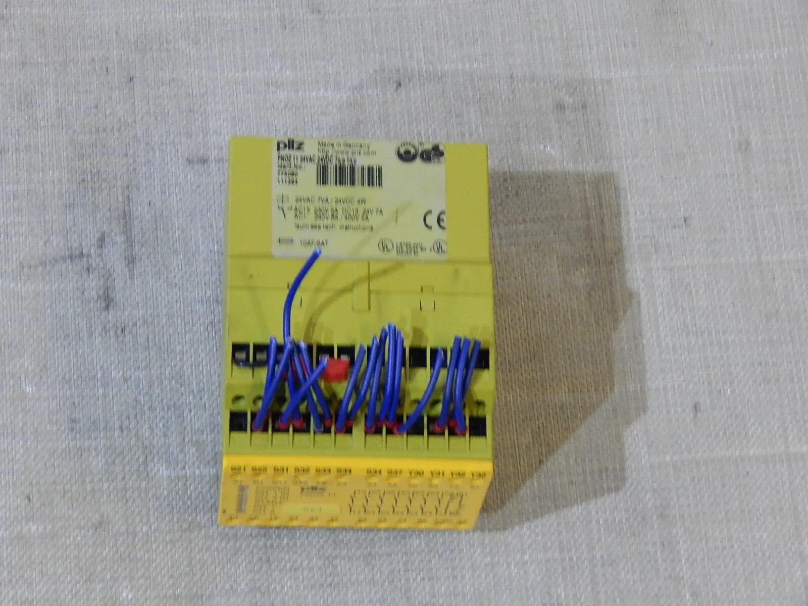 Produktfoto 1 von PILZ PNOZ11-24VAC-24VDC-7N/o-1n/c / PNOZ1124VAC24VDC7NO1NC used