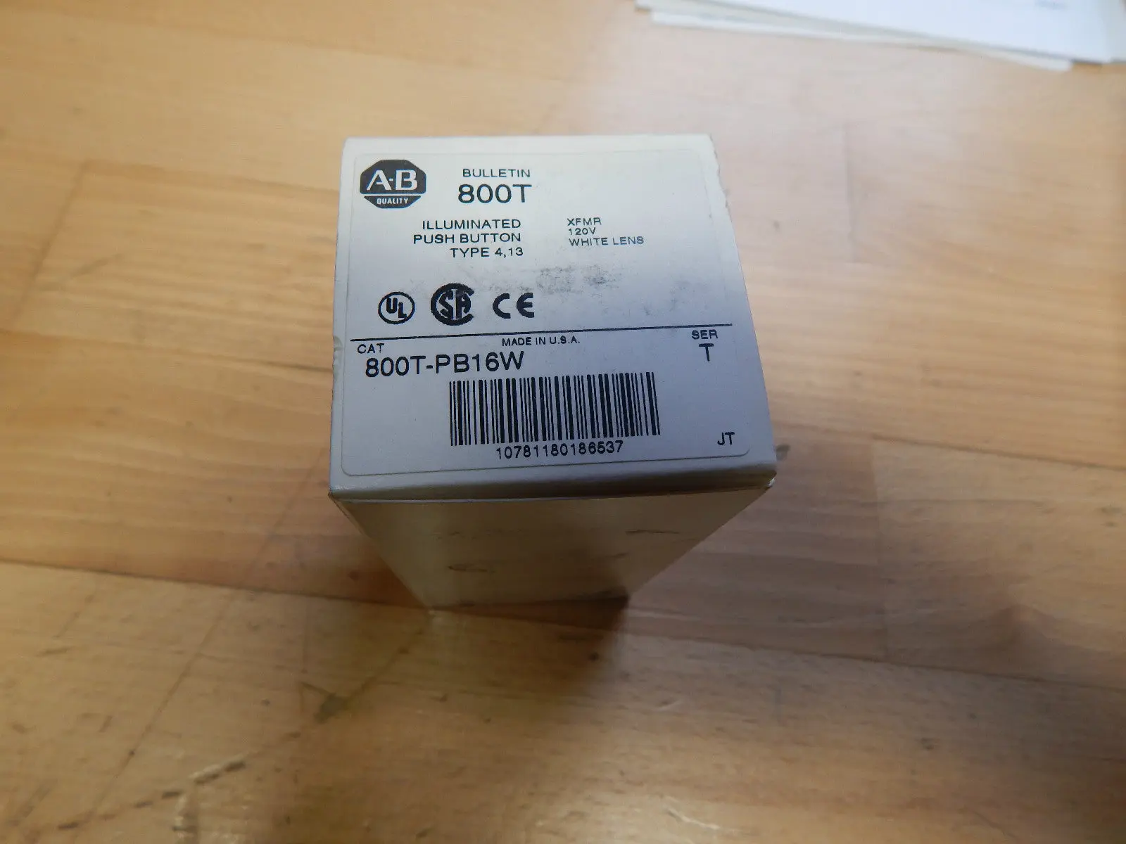 Produktfoto 1 von Allen Bradley CAT 800T-PB16W  Push Button Neu