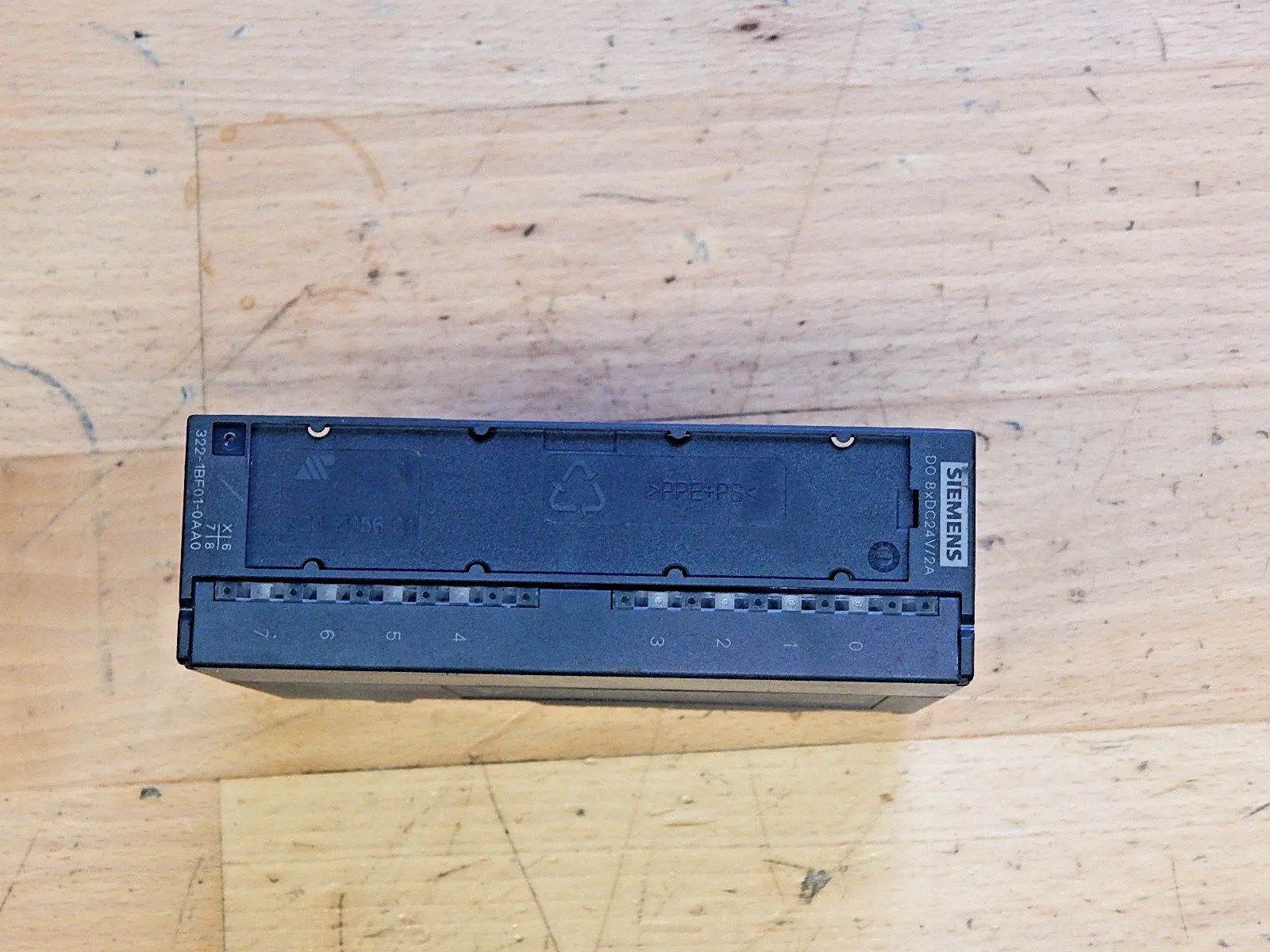 Produktfoto 1 von SIEMENS SIMATIC S7   6ES7 322-1BF01-0AA0 E Used