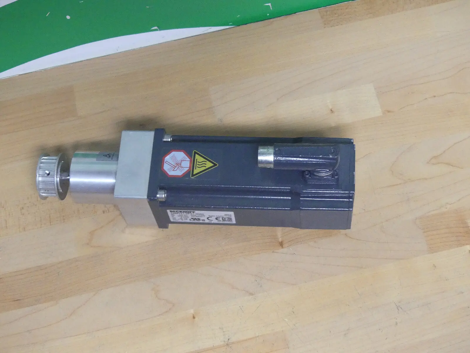 Produktfoto 1 von Beckhoff AM8121-0F21-0000 SERVOMOTOR