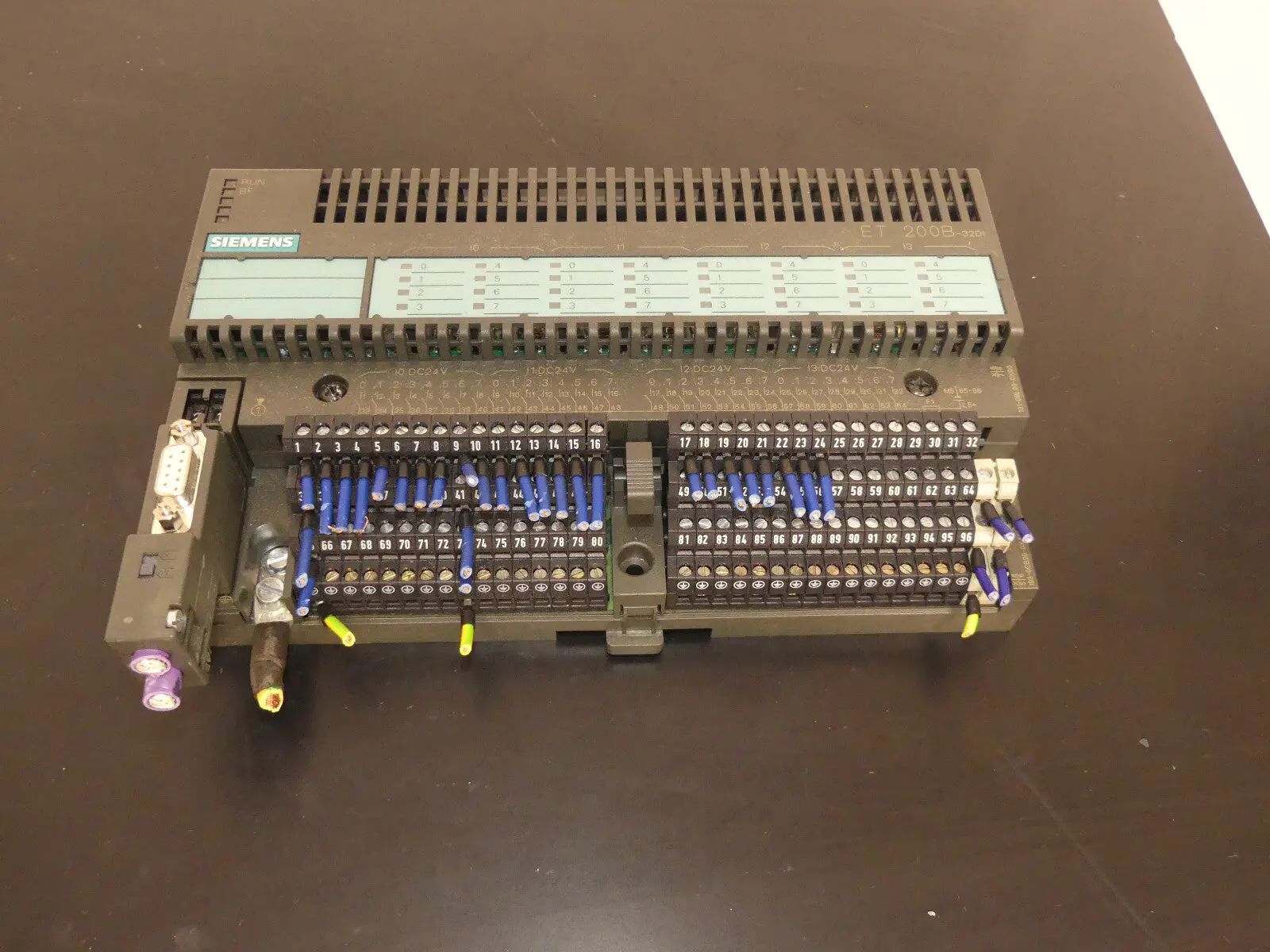 Produktfoto 1 von Siemens Simatic ET200B 32 DI 6ES7 131-0BL00-0XB0 auf Sockel 193-0CB20-0XA0