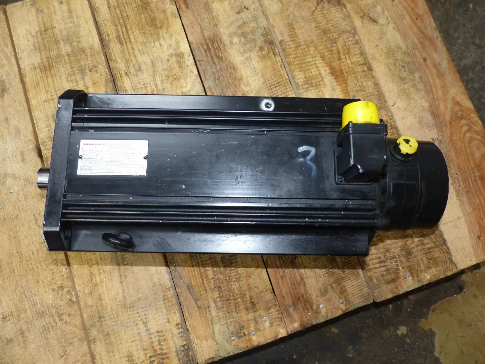 Produktfoto 1 von INDRAMAT  MAC112C-0-HD-2-G/130-L-1/S005 used