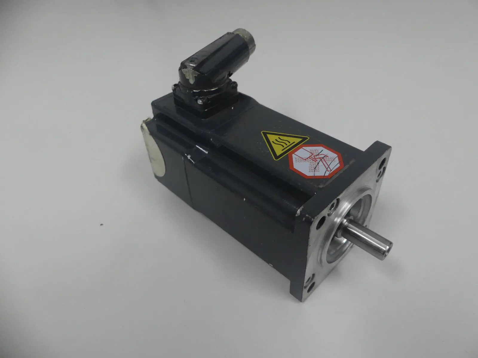 Produktfoto 1 von Beckhoff AM8021-0B20-0000